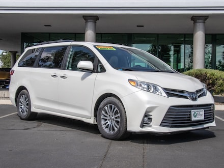 2020 Toyota Sienna XLE 7 Passenger Auto Access Seat Van