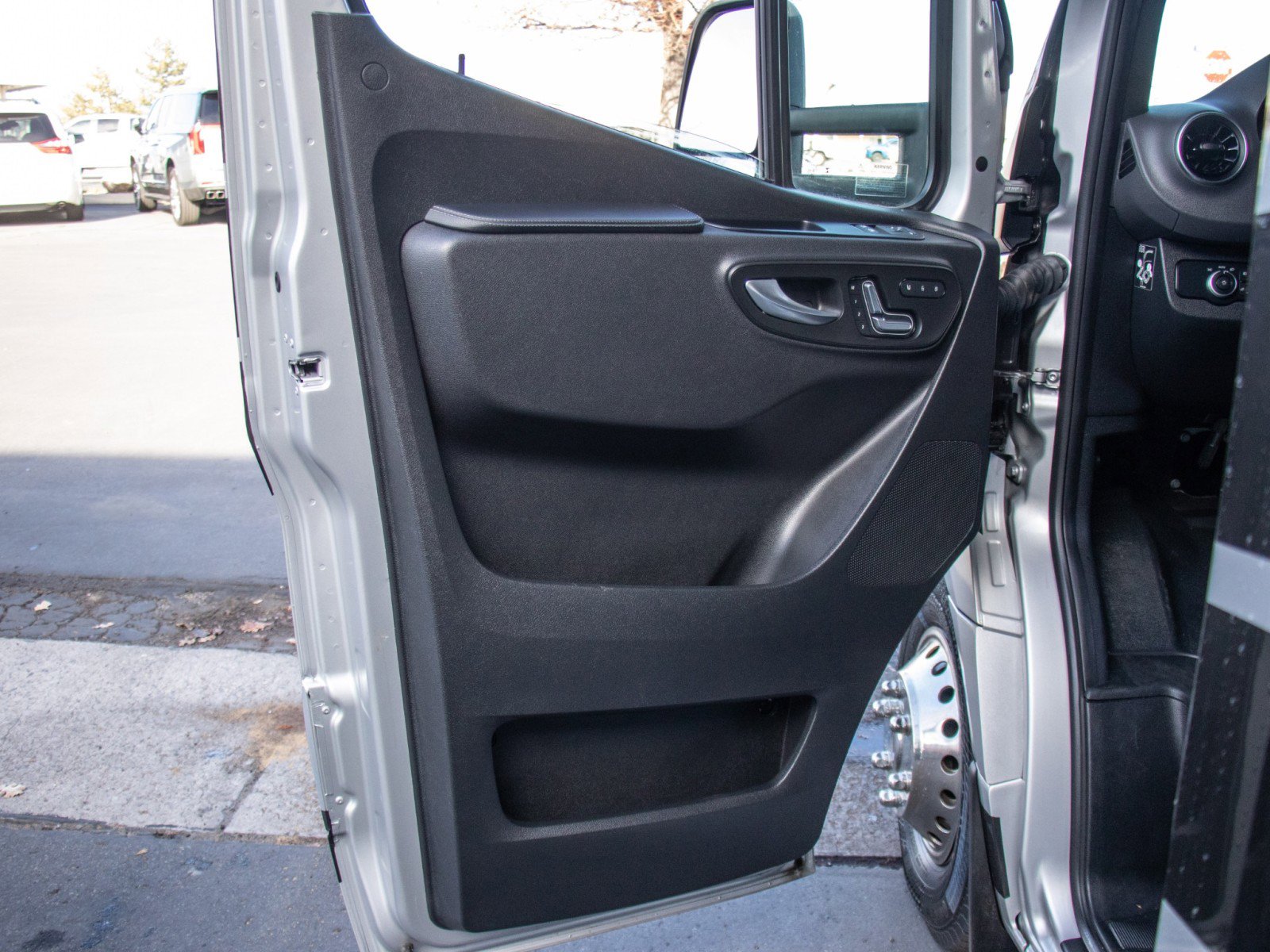 2022 Mercedes-Benz Sprinter Cab Chassis Base - Photo 9