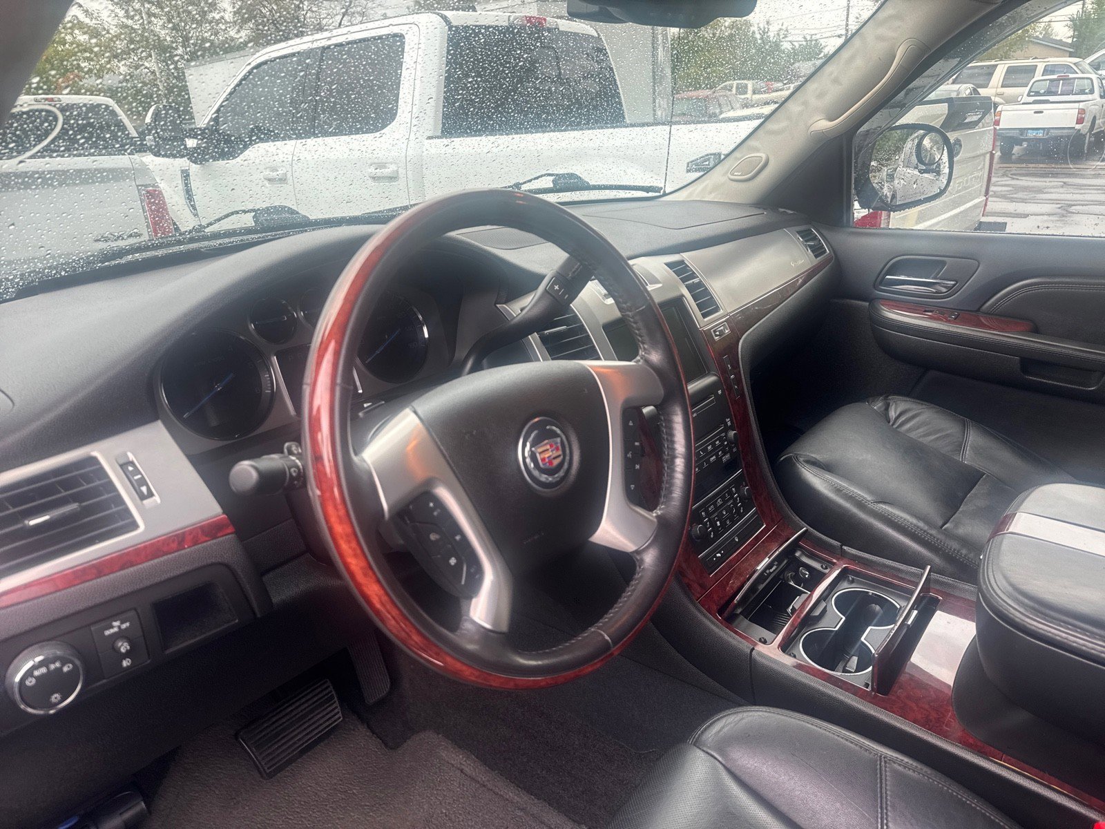 2008 Cadillac Escalade EXT Base photo 2