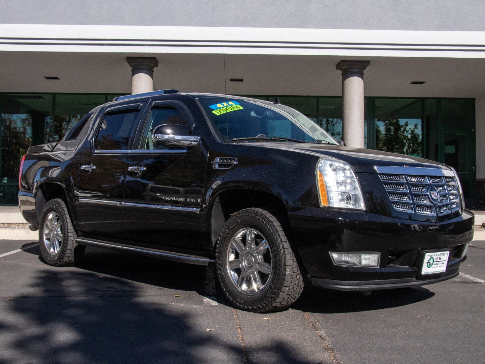 2008 Cadillac Escalade EXT Base's photo