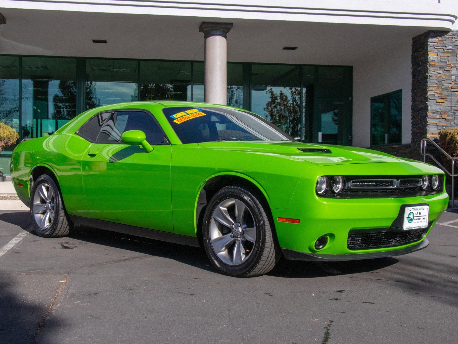 2017 Dodge Challenger SXT's photo