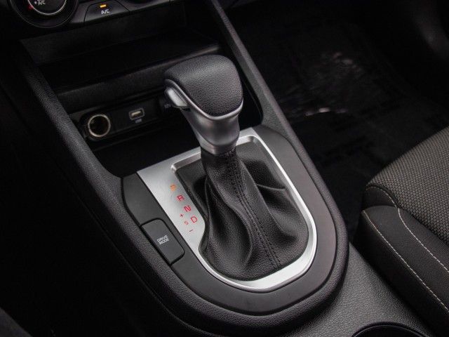 2023 Kia Forte LXS - Photo 17