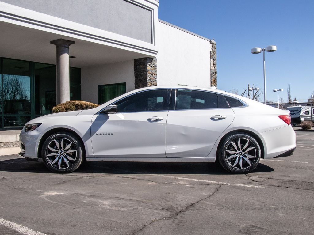 Used 2017 Chevrolet Malibu LT w/1LT Sedan