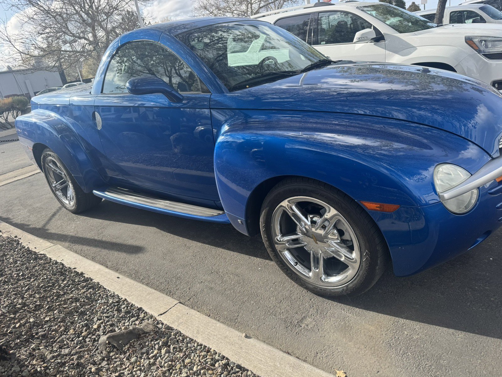 2006 Chevrolet SSR Base photo 3