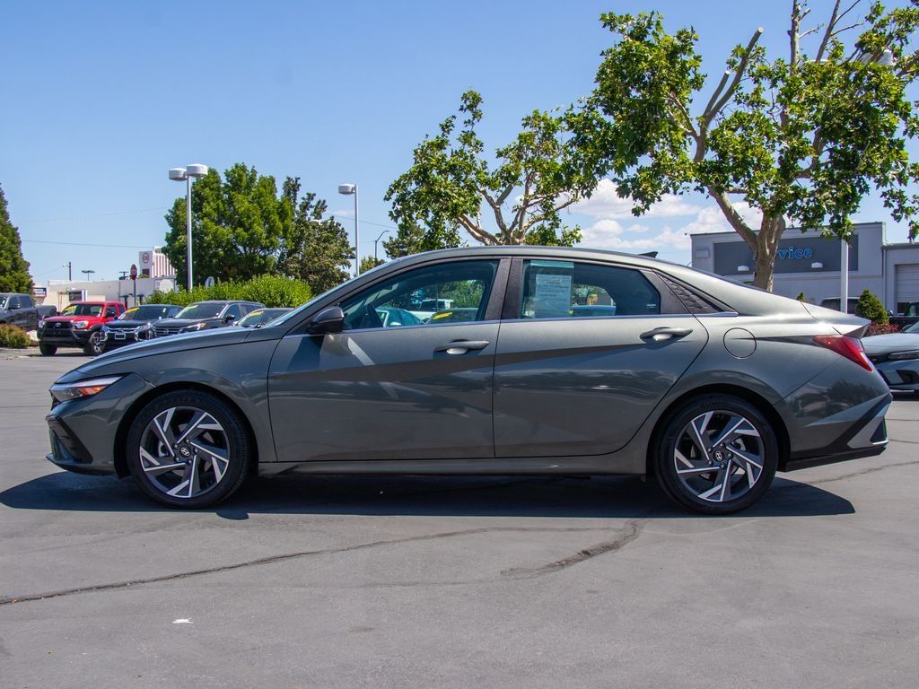 Used 2024 Hyundai Elantra Limited Sedan