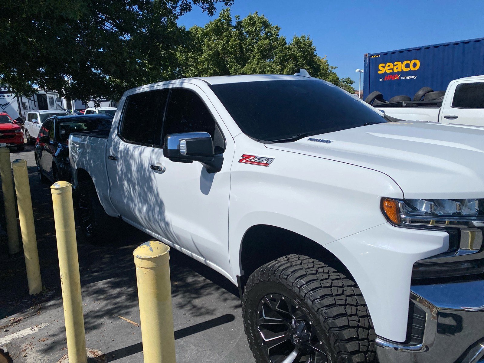 2020 Chevrolet Silverado 1500 LTZ photo 2