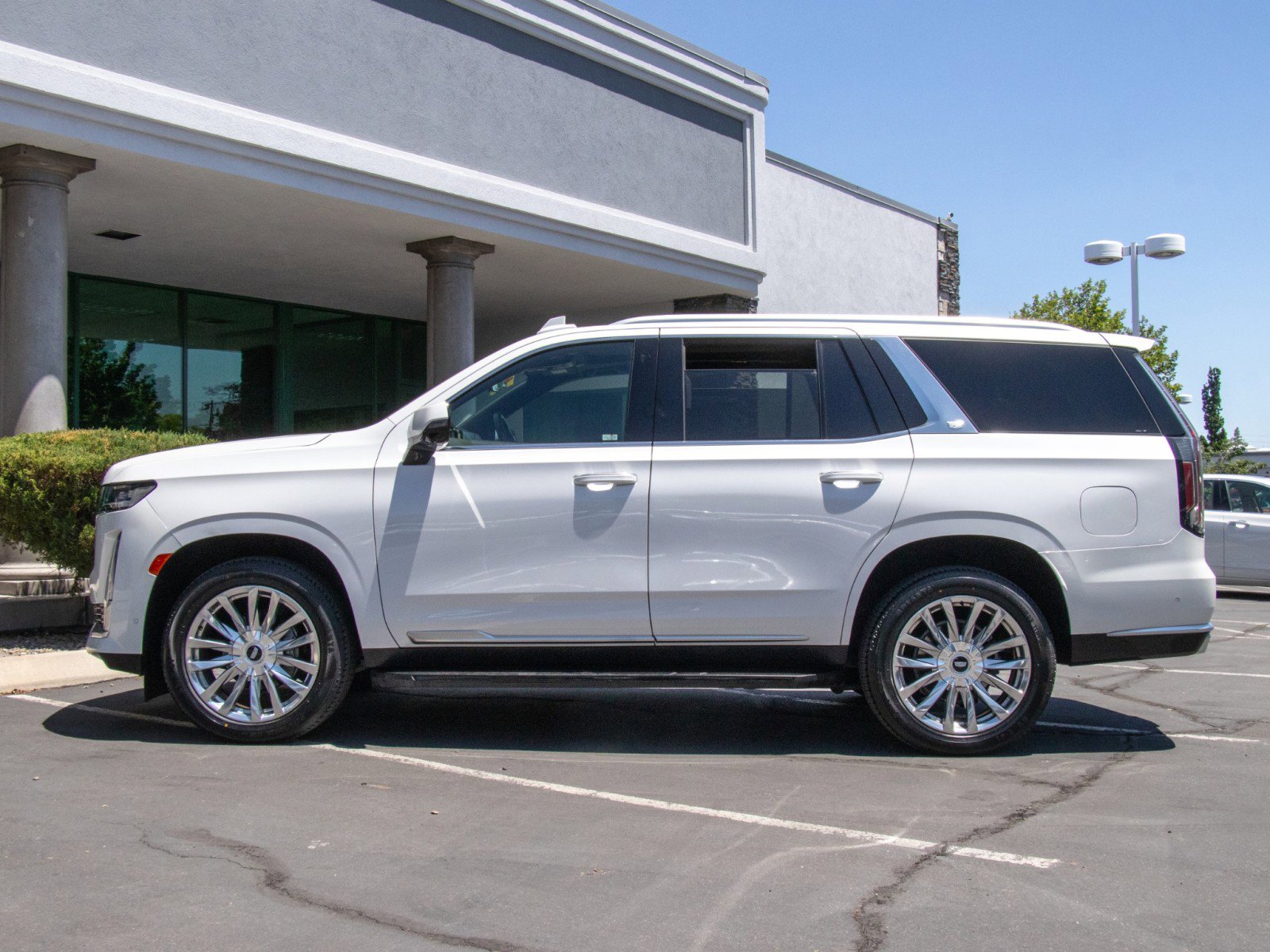 2023 Cadillac Escalade Premium Luxury photo 4