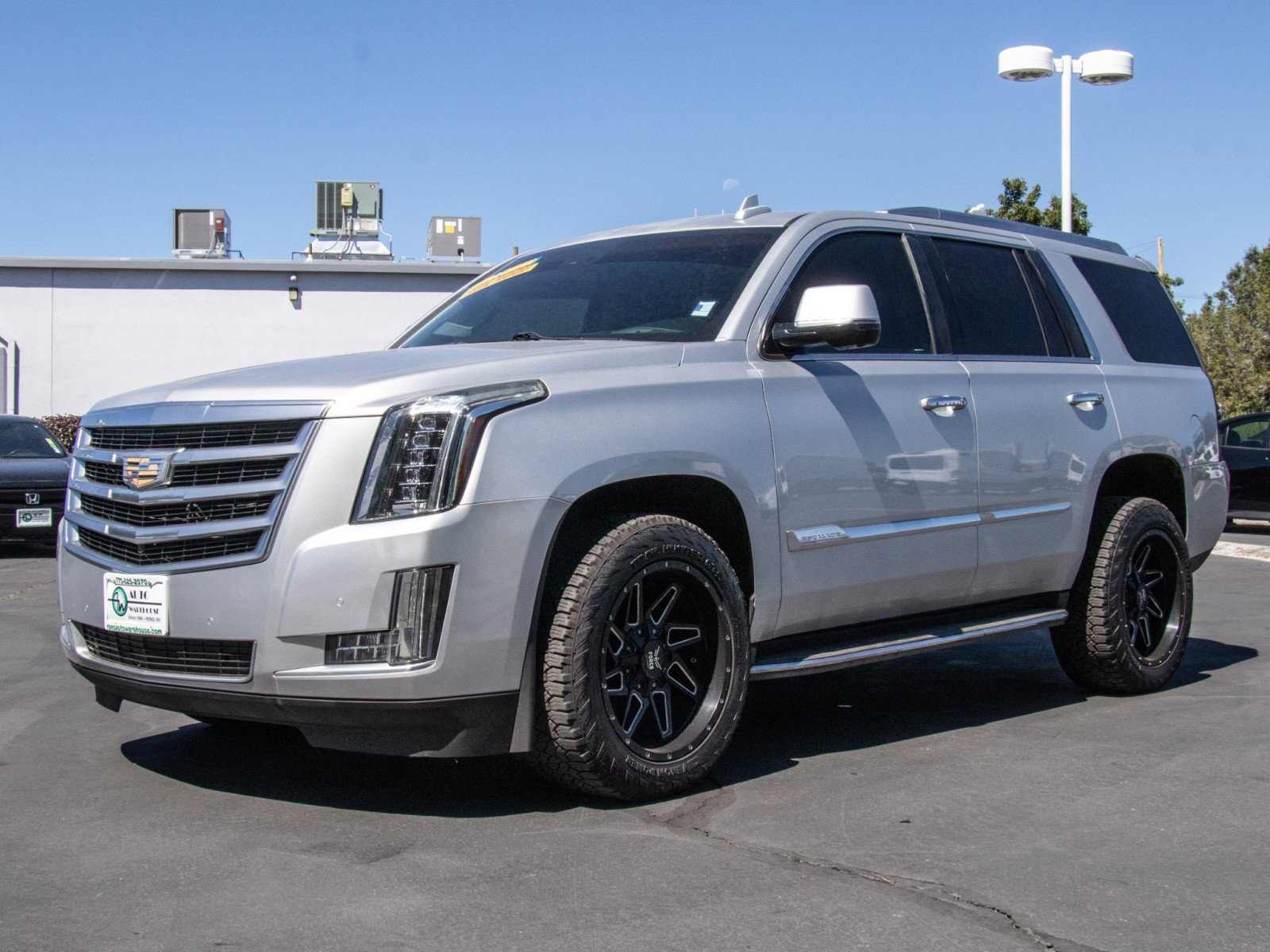2015 Cadillac Escalade Luxury photo 3