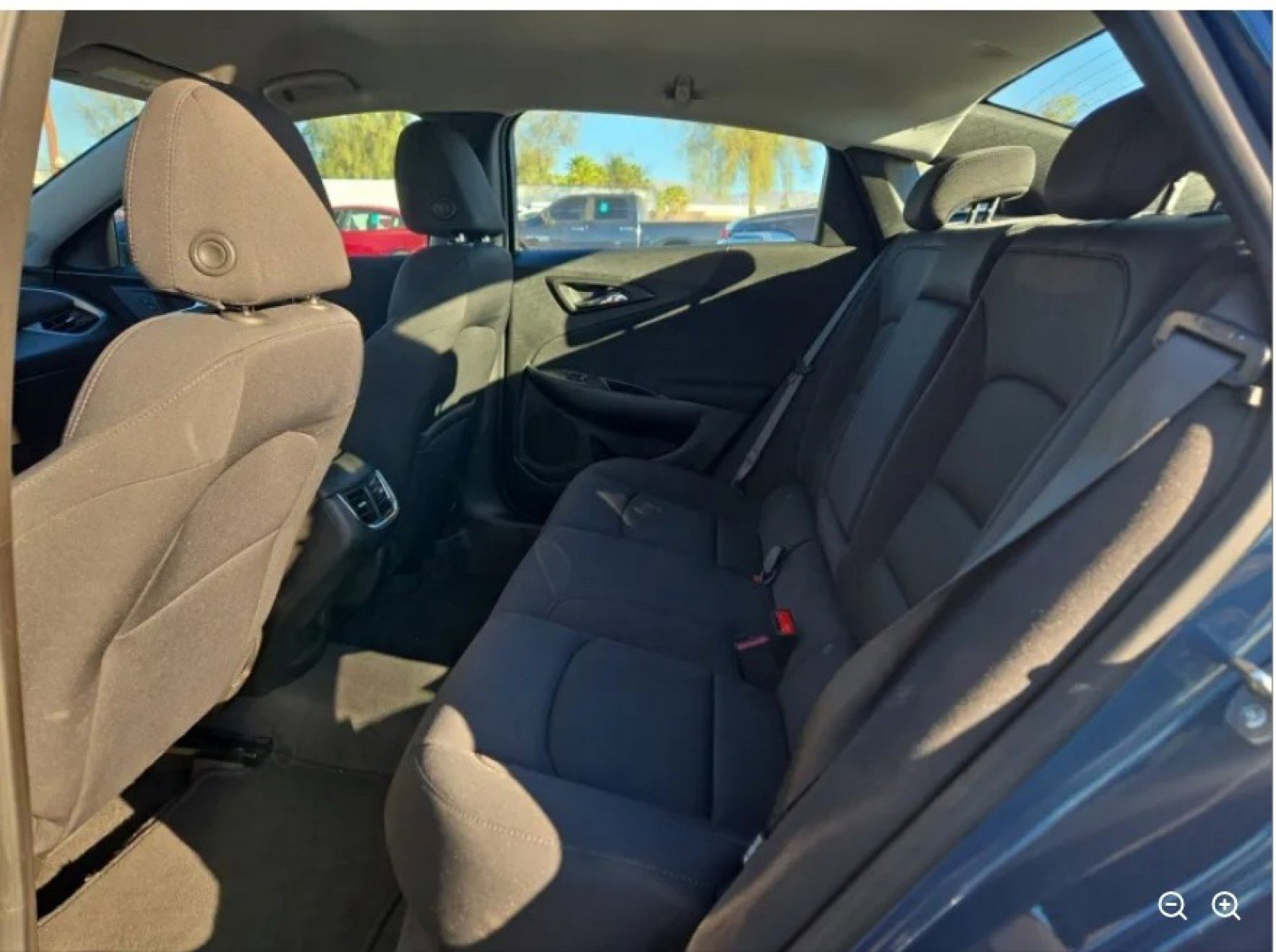 2024 Chevrolet Malibu 1LT photo 2