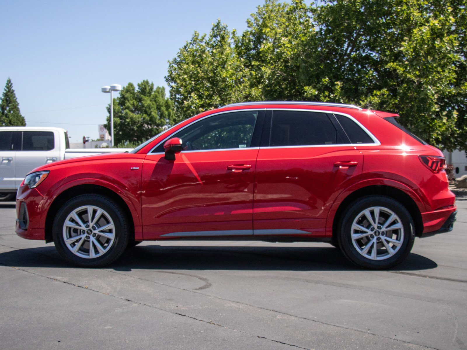 2022 Audi Q3 45 TFSI S line Premium photo 4