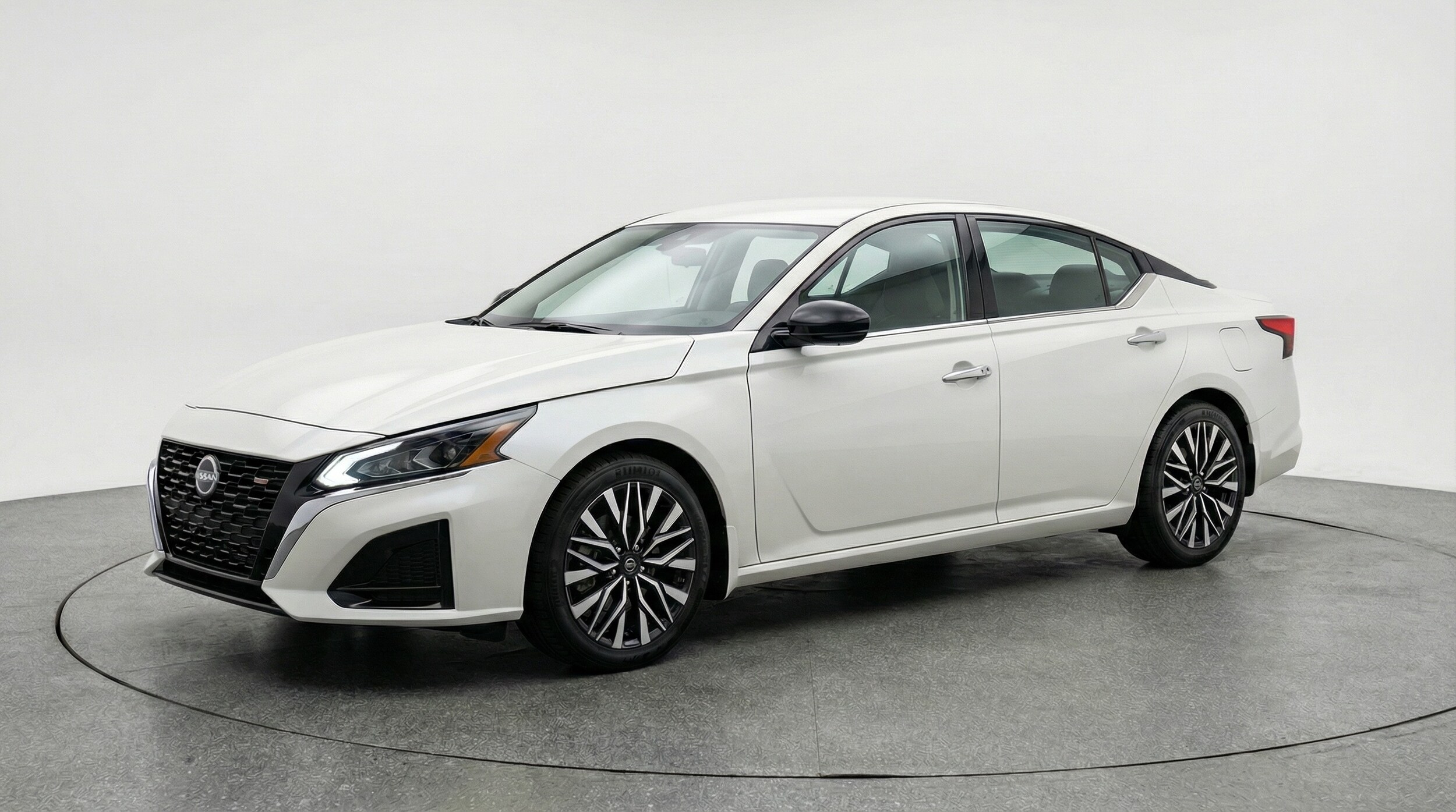 Thumbnail: 2025 Nissan Altima - 3