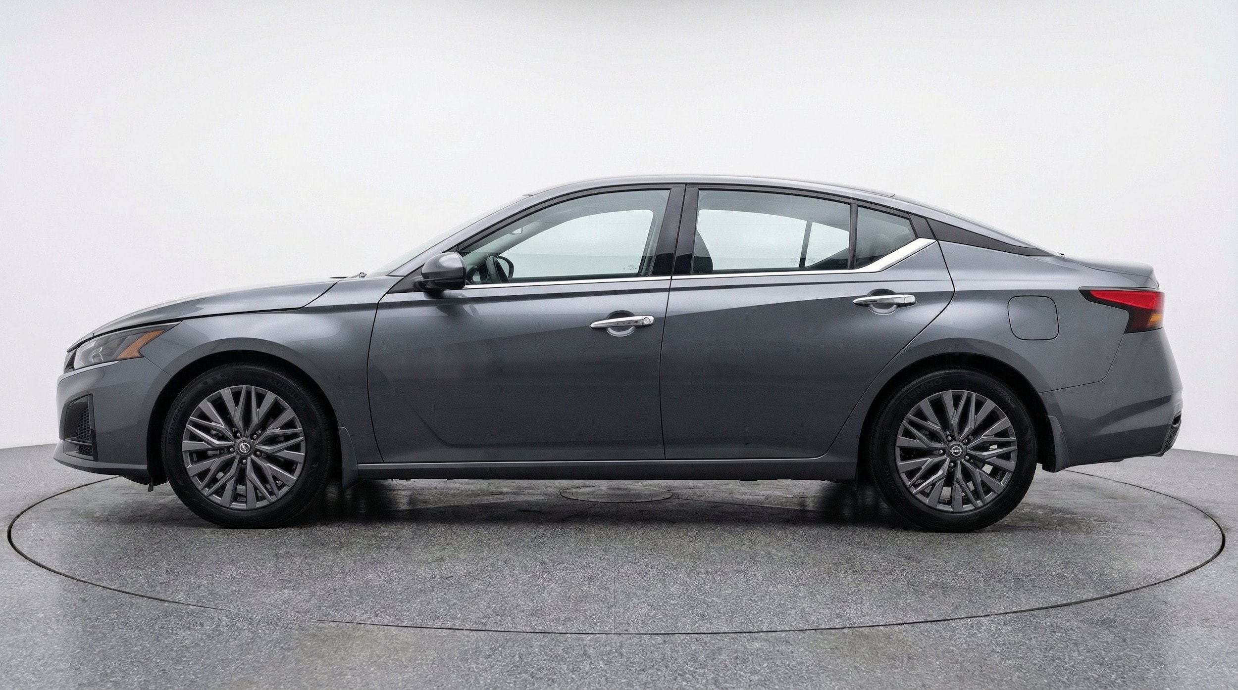 Thumbnail: 2025 Nissan Altima - 5