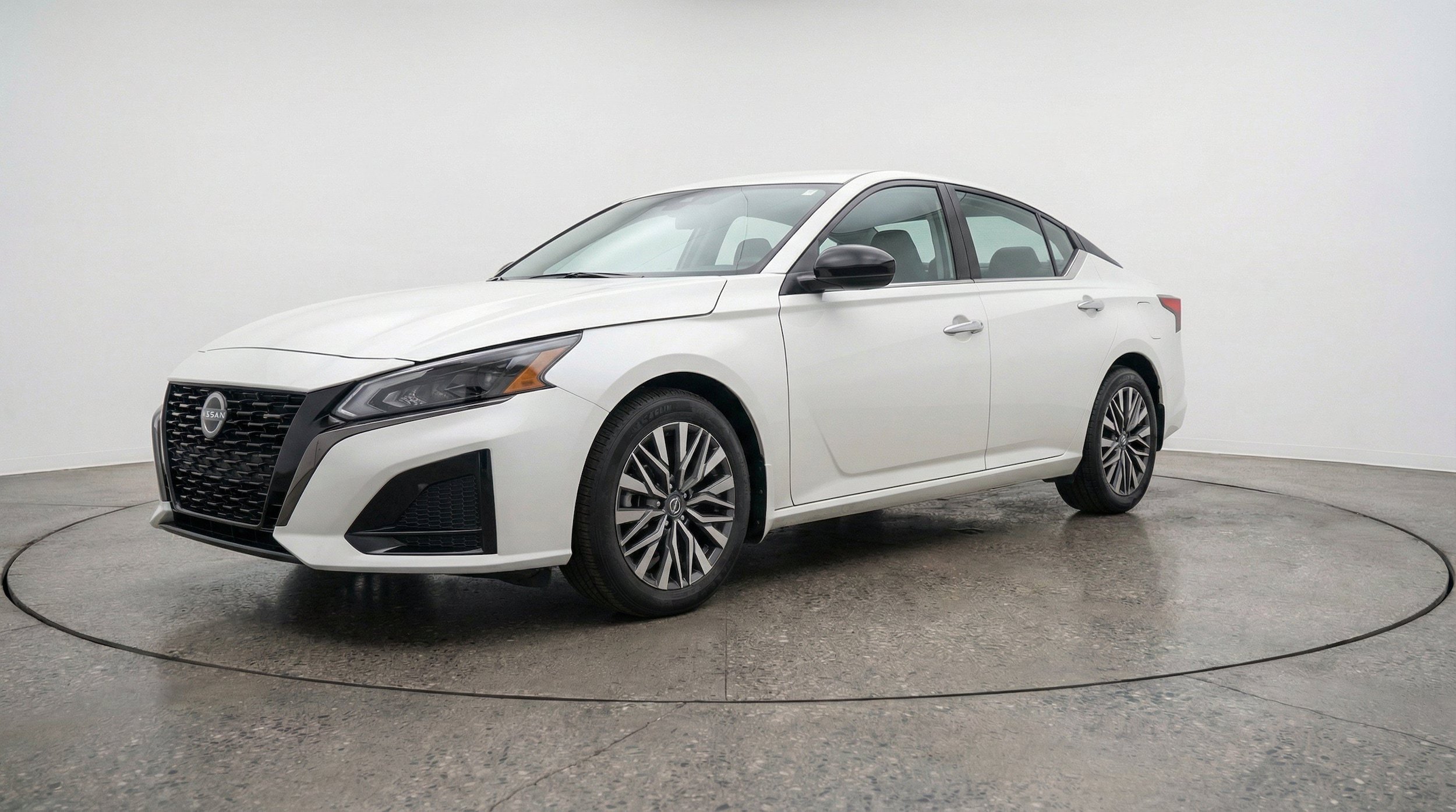 Thumbnail: 2025 Nissan Altima - 3