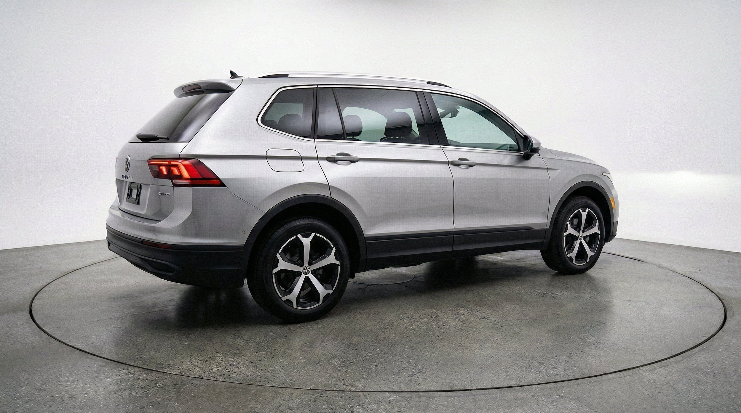 Thumbnail: 2026 Volkswagen Tiguan - 9