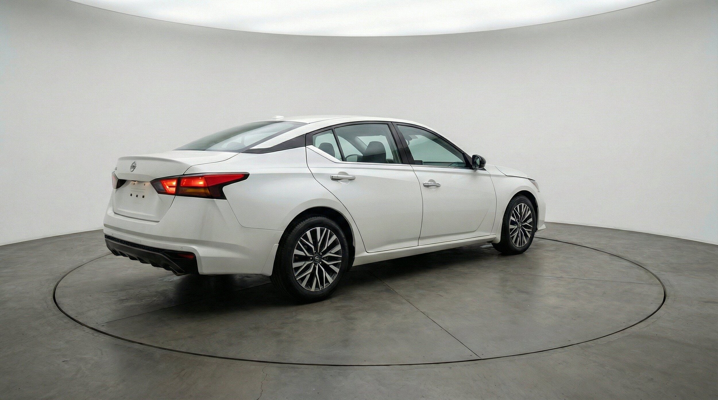 Thumbnail: 2025 Nissan Altima - 9