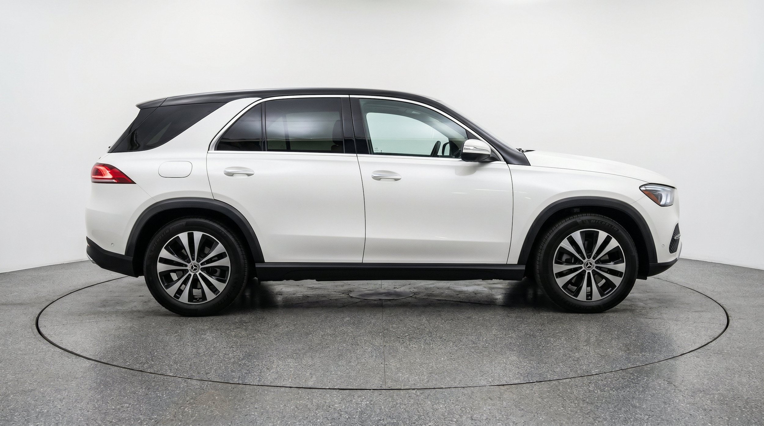 Thumbnail: 2026 Mercedes-Benz GLE - 11