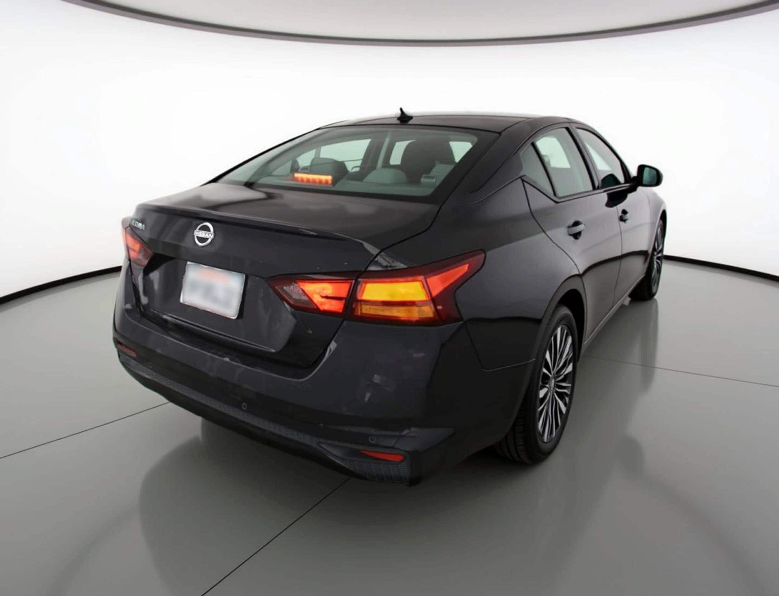 Thumbnail: 2025 Nissan Altima - 9