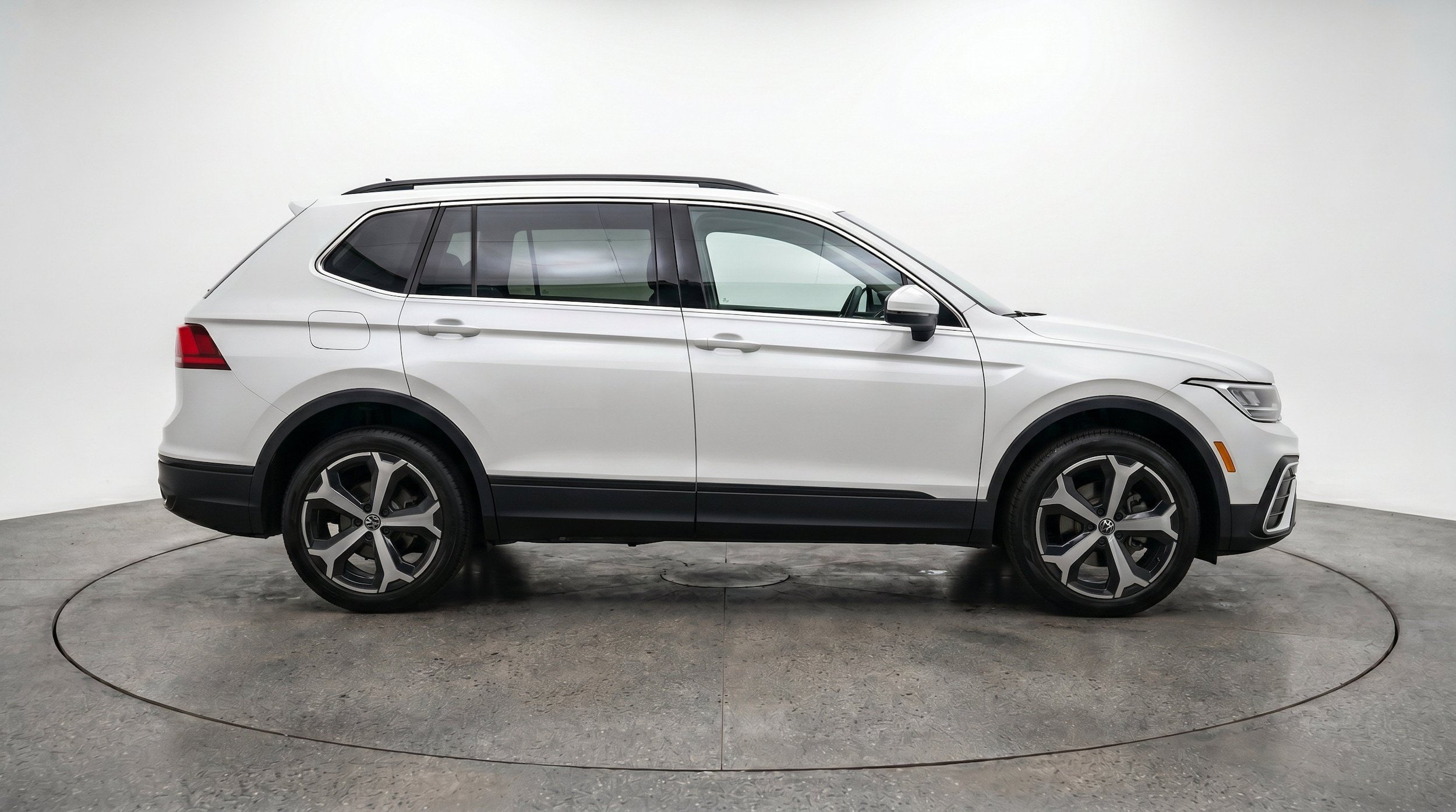 Thumbnail: 2026 Volkswagen Tiguan - 11