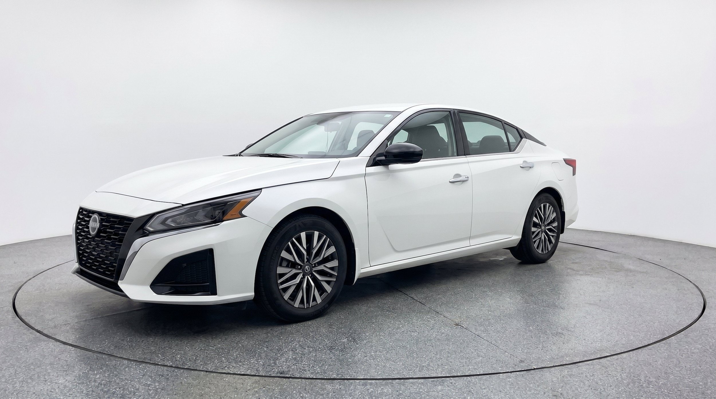 Thumbnail: 2025 Nissan Altima - 3