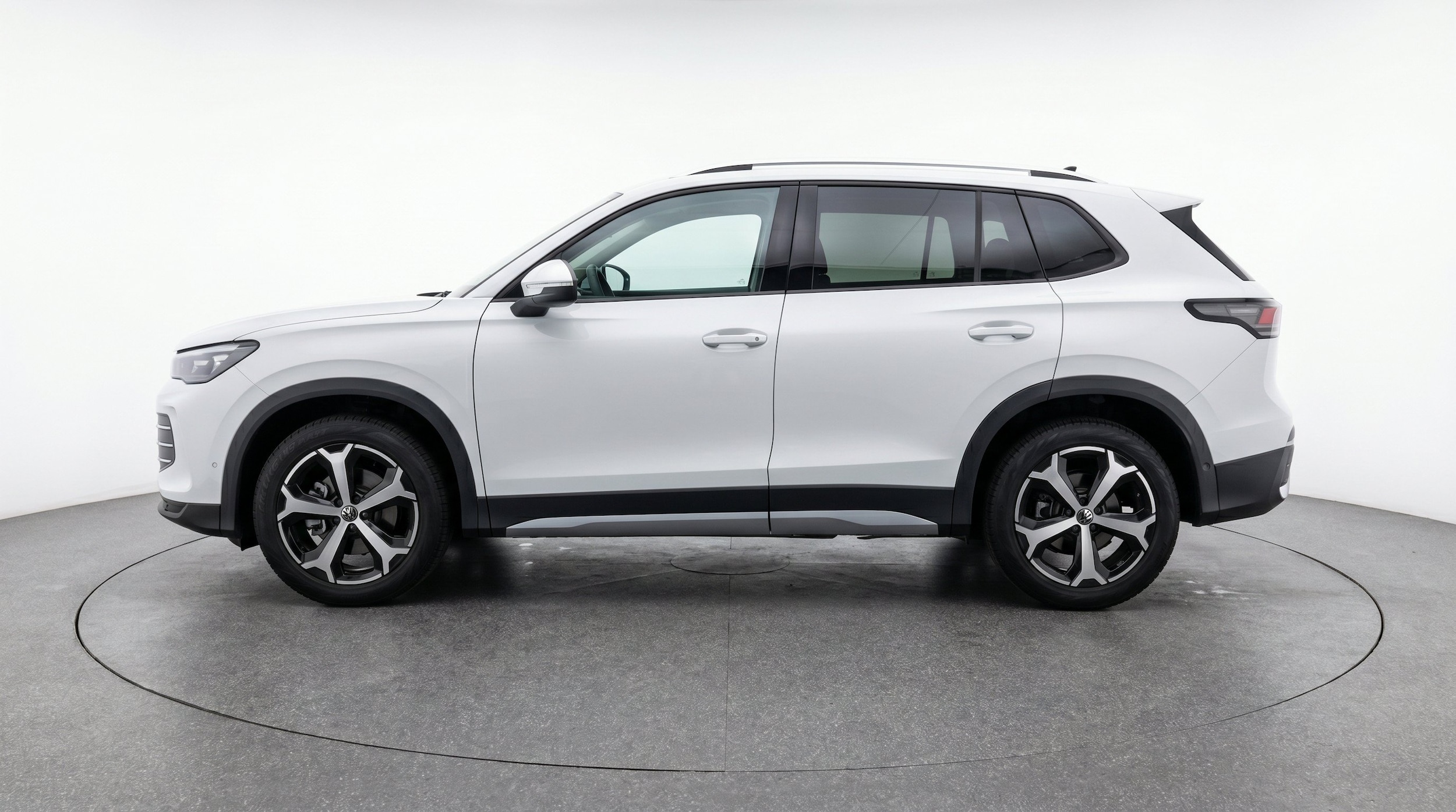 Thumbnail: 2026 Volkswagen Tiguan - 5