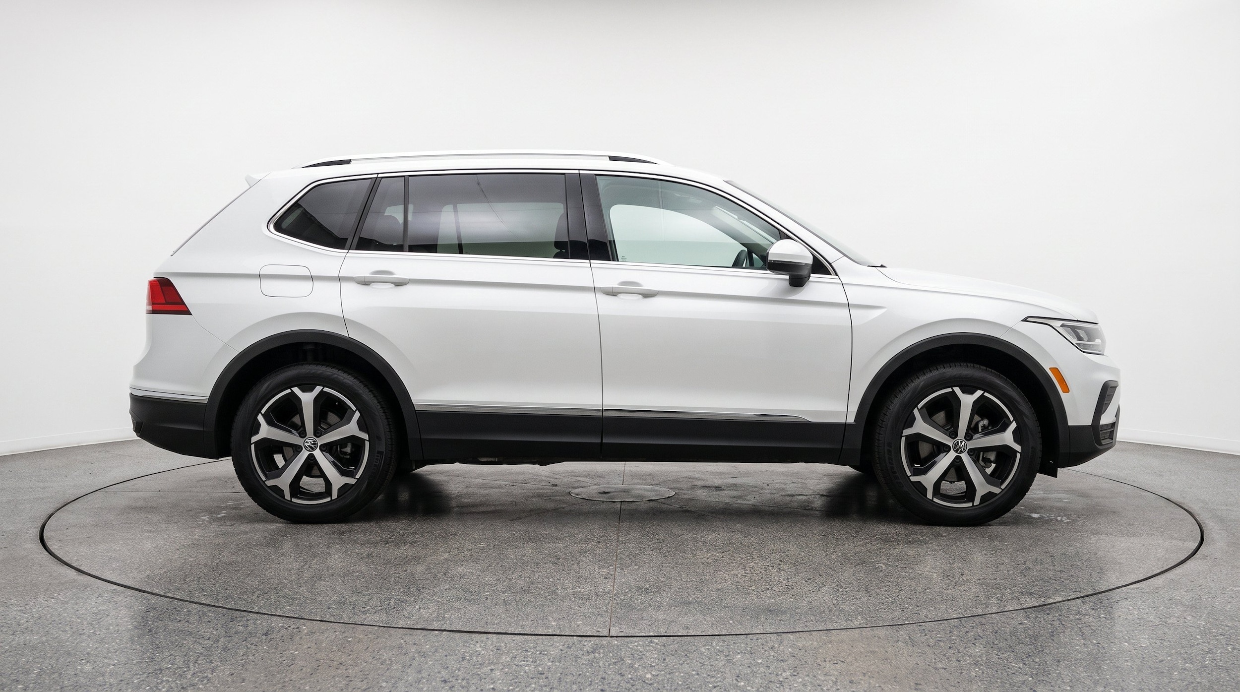 Thumbnail: 2026 Volkswagen Tiguan - 11