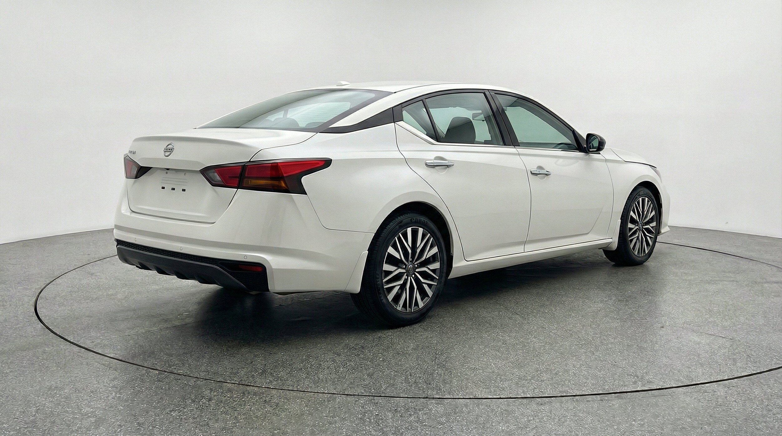 Thumbnail: 2025 Nissan Altima - 9