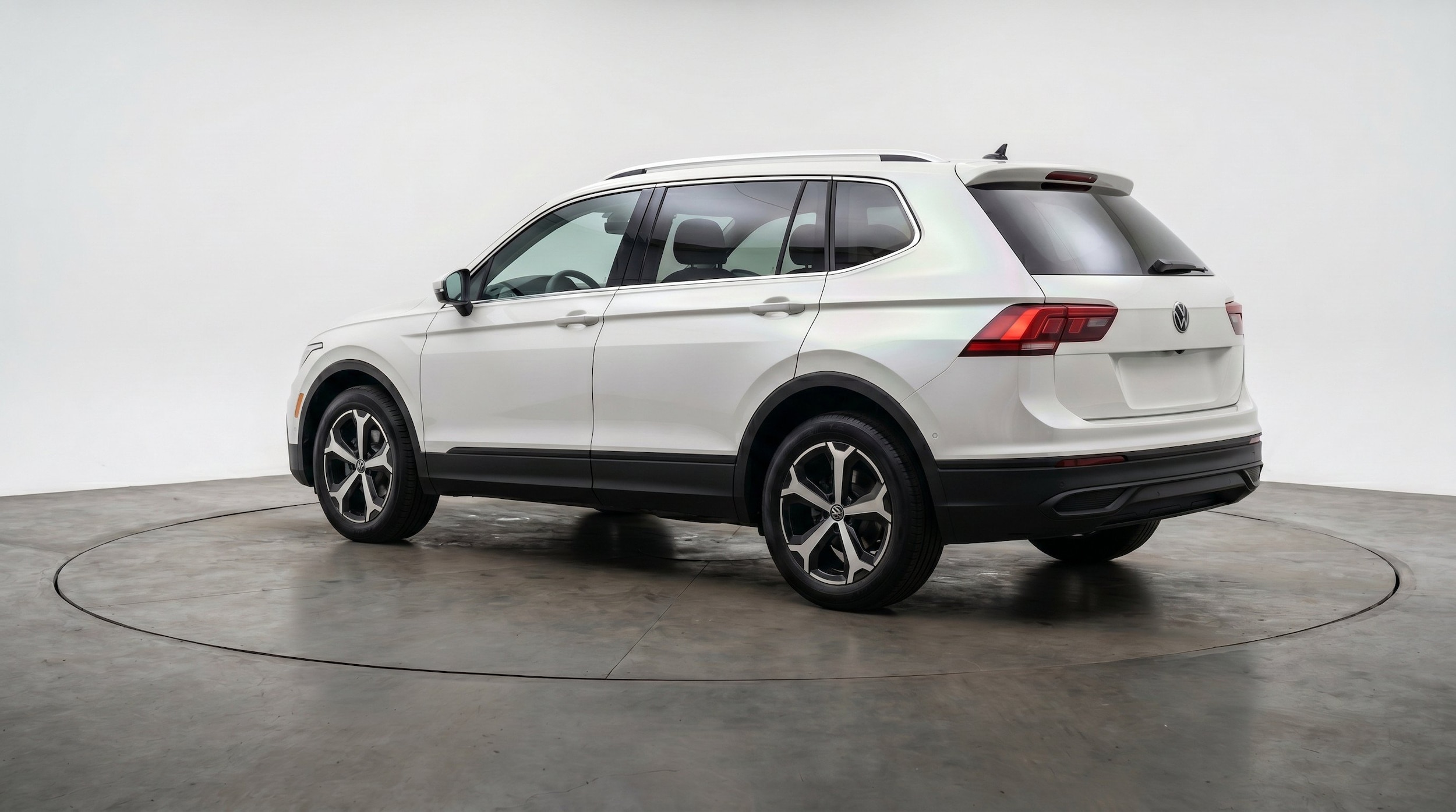Thumbnail: 2026 Volkswagen Tiguan - 6