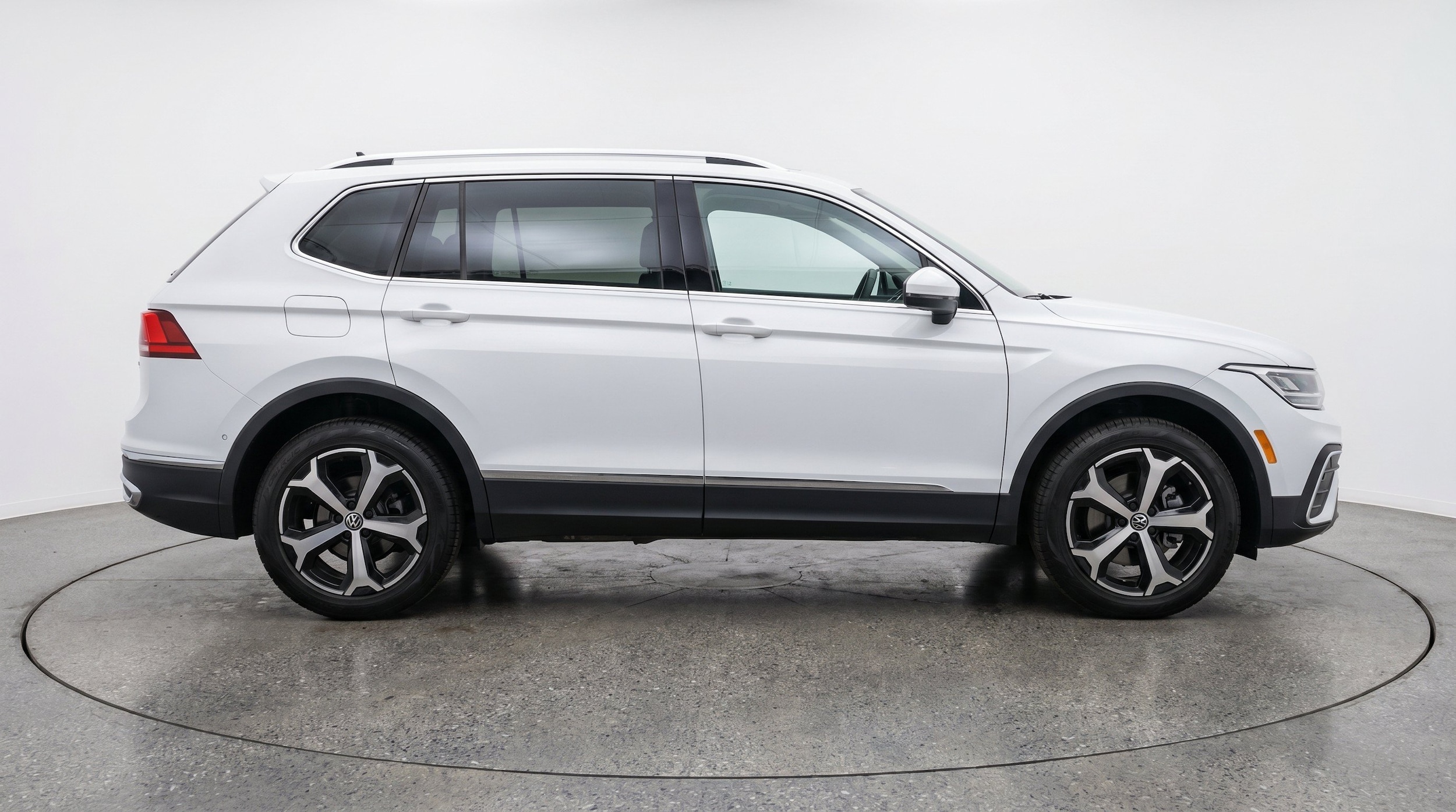 Thumbnail: 2026 Volkswagen Tiguan - 11