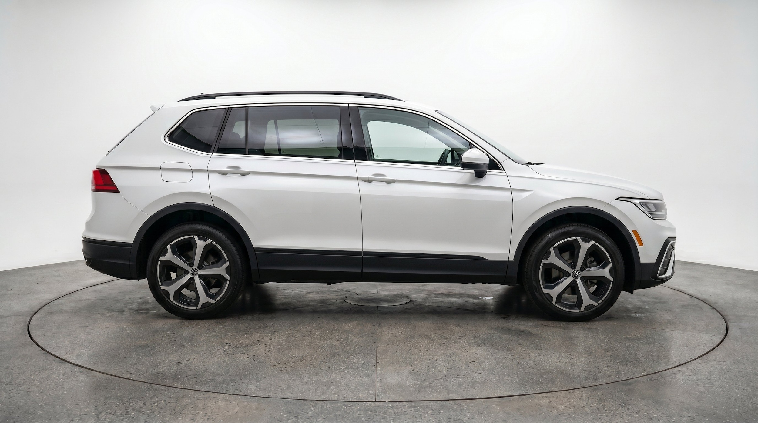 Thumbnail: 2026 Volkswagen Tiguan - 11