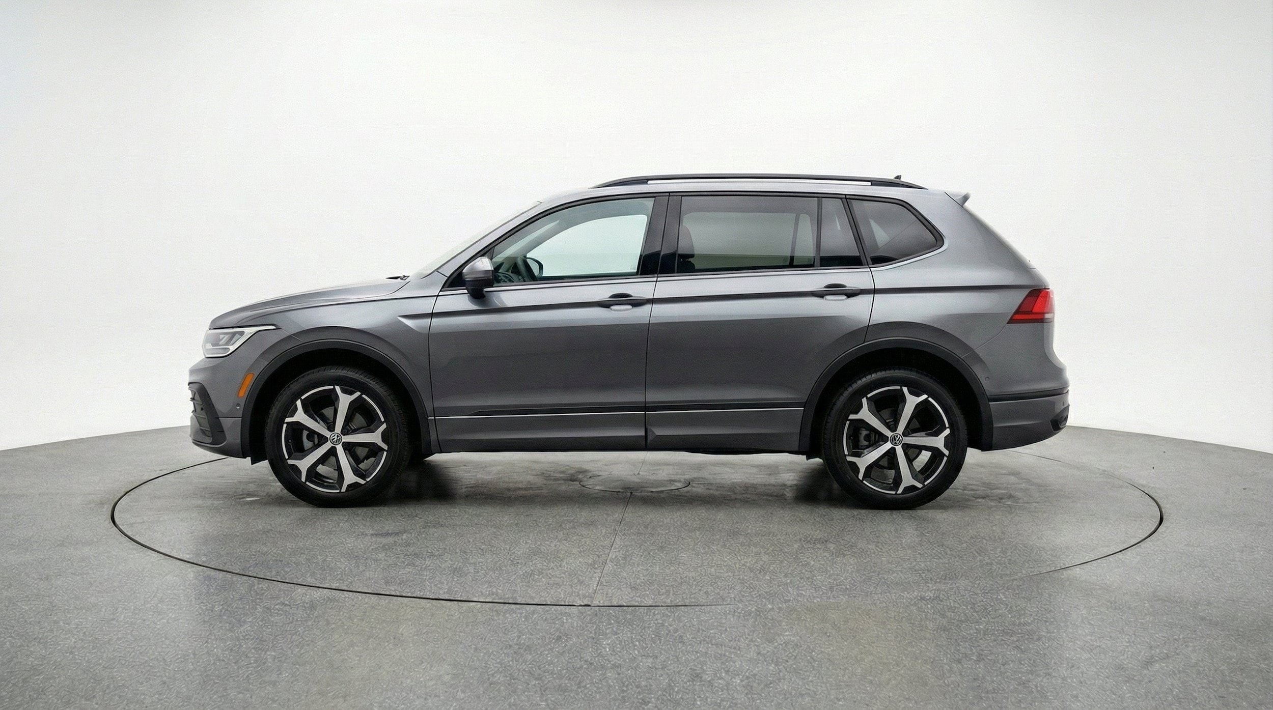 Thumbnail: 2026 Volkswagen Tiguan - 5