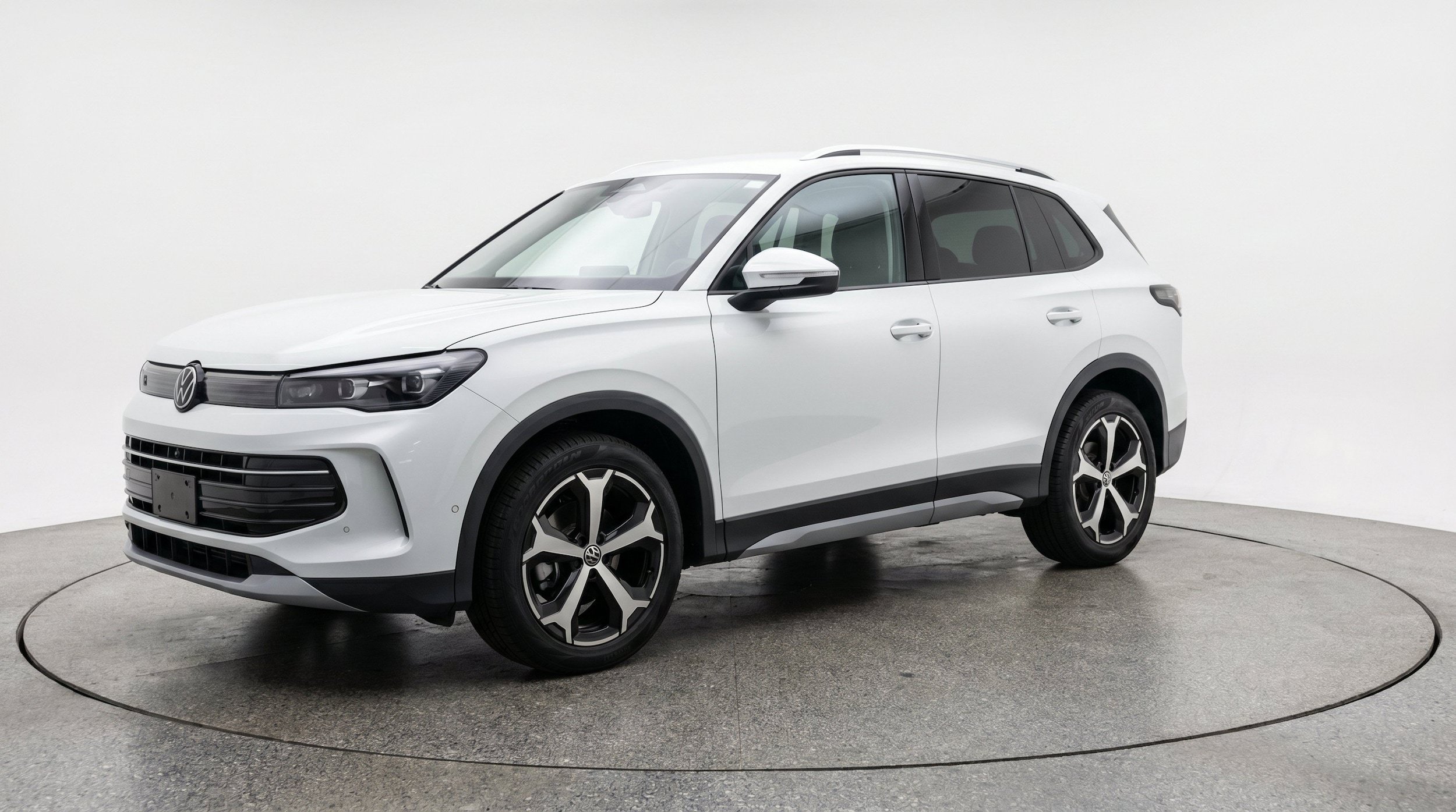 Thumbnail: 2026 Volkswagen Tiguan - 3