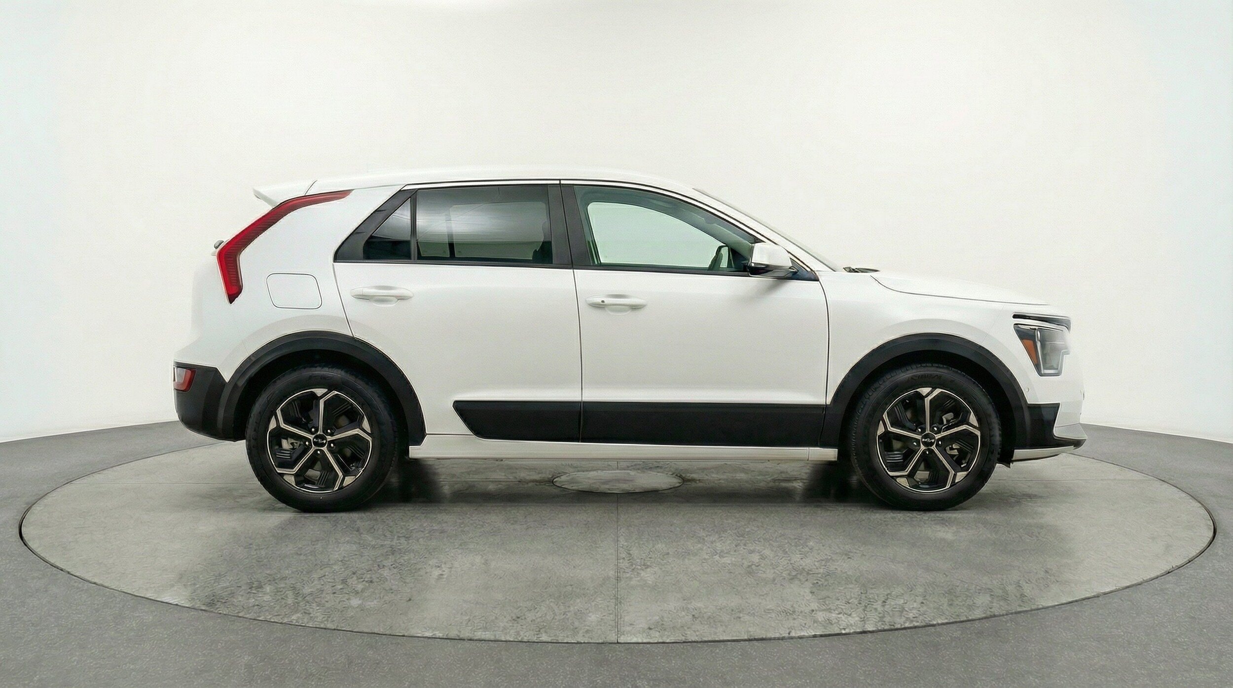 Thumbnail: 2026 Kia Niro - 9