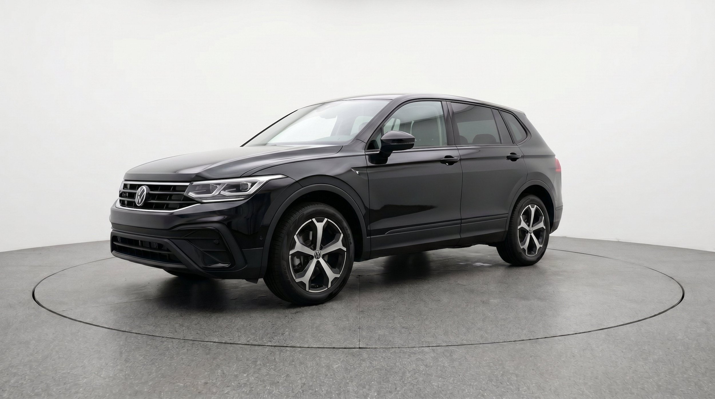Thumbnail: 2026 Volkswagen Tiguan - 3
