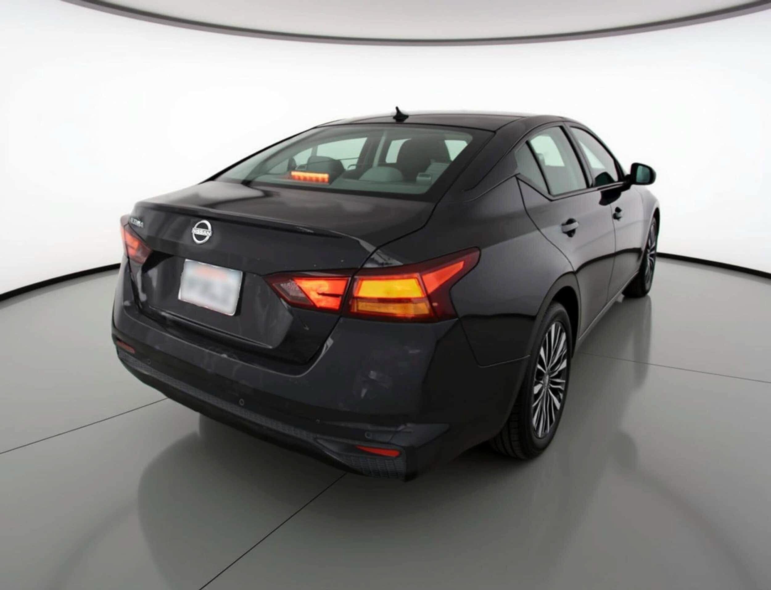 Thumbnail: 2025 Nissan Altima - 9