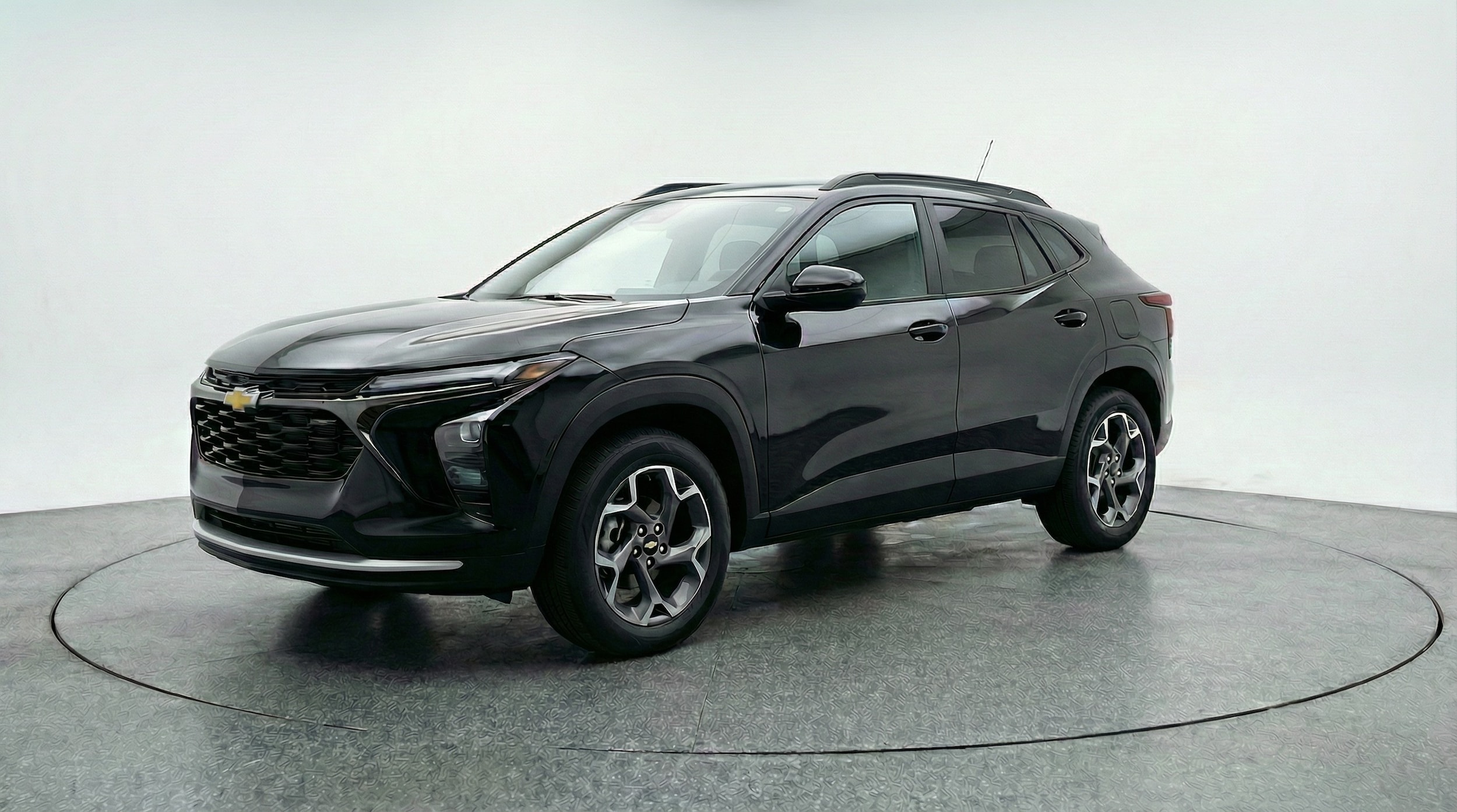 Thumbnail: 2025 Chevrolet Trax - 3