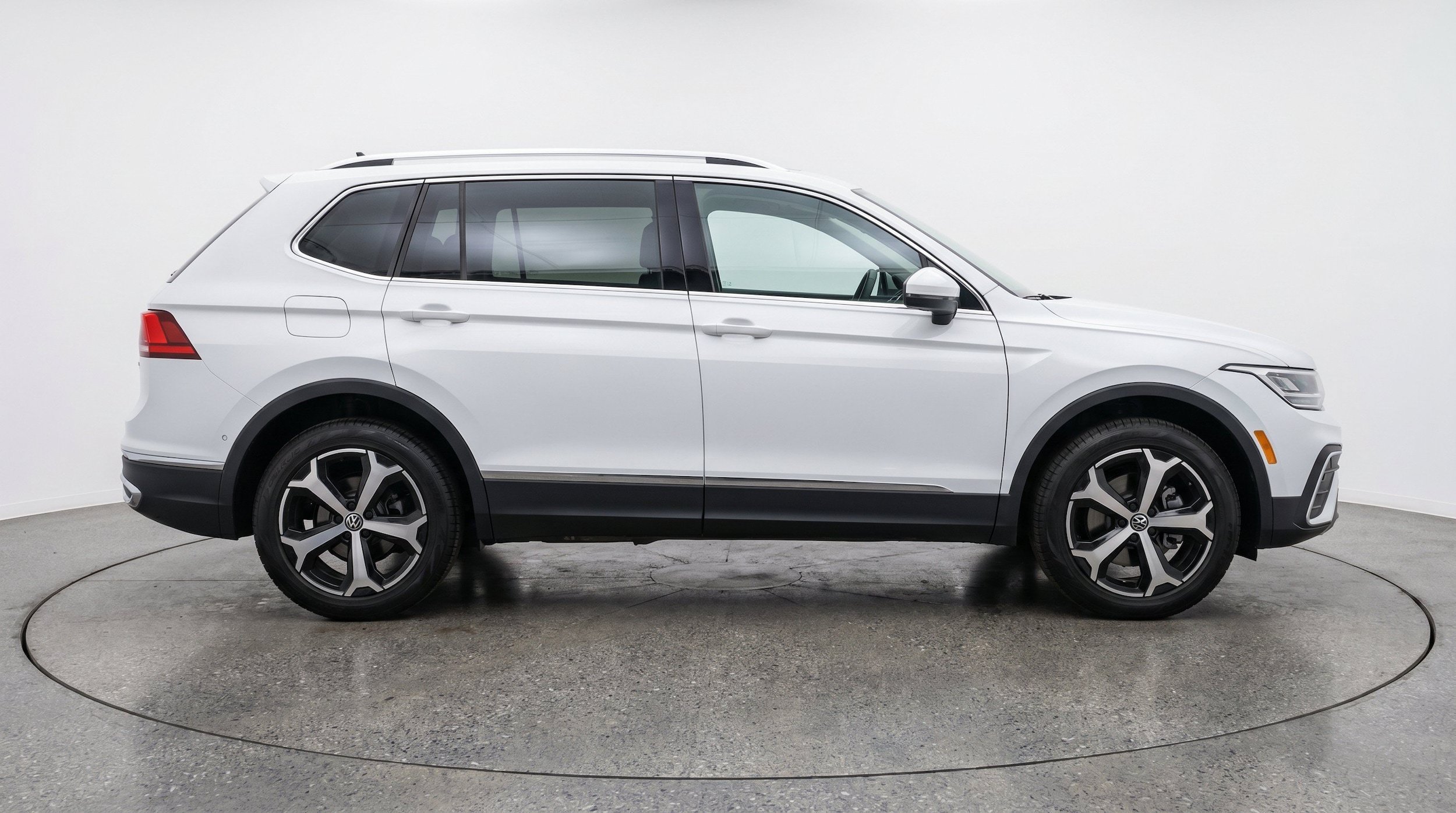 Thumbnail: 2026 Volkswagen Tiguan - 11