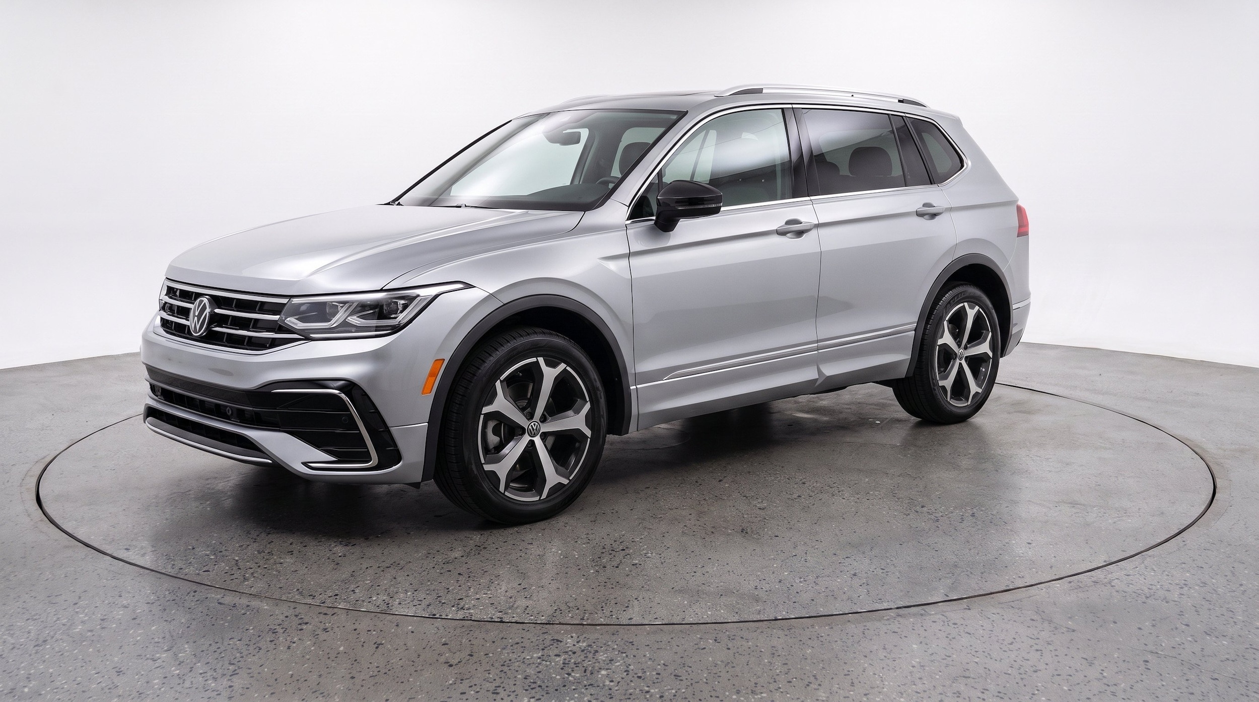 Thumbnail: 2026 Volkswagen Tiguan - 3