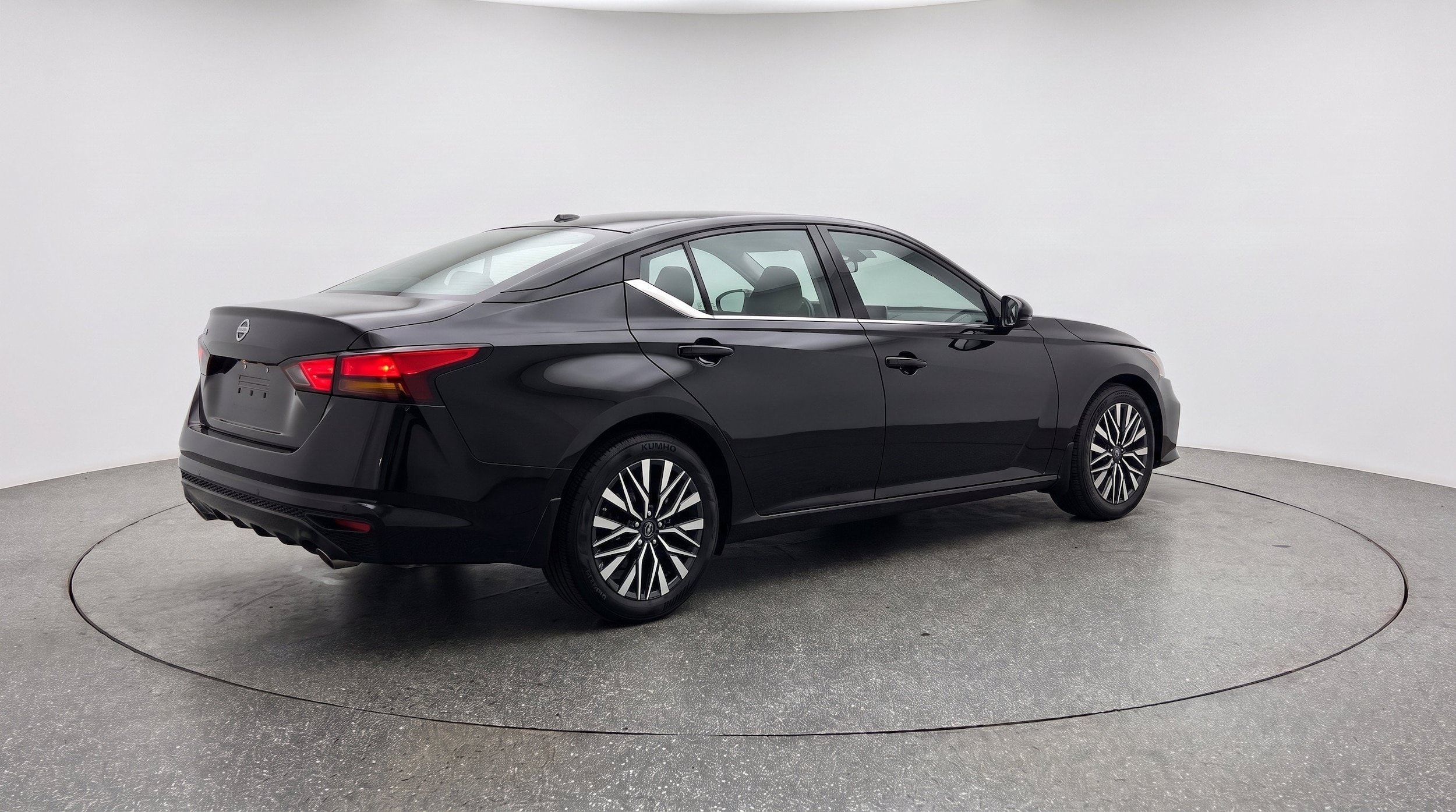 Thumbnail: 2025 Nissan Altima - 9