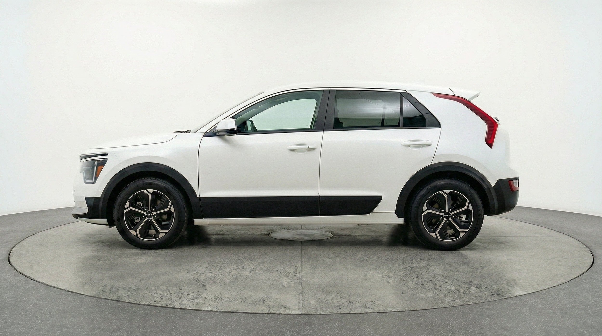 Thumbnail: 2026 Kia Niro - 4