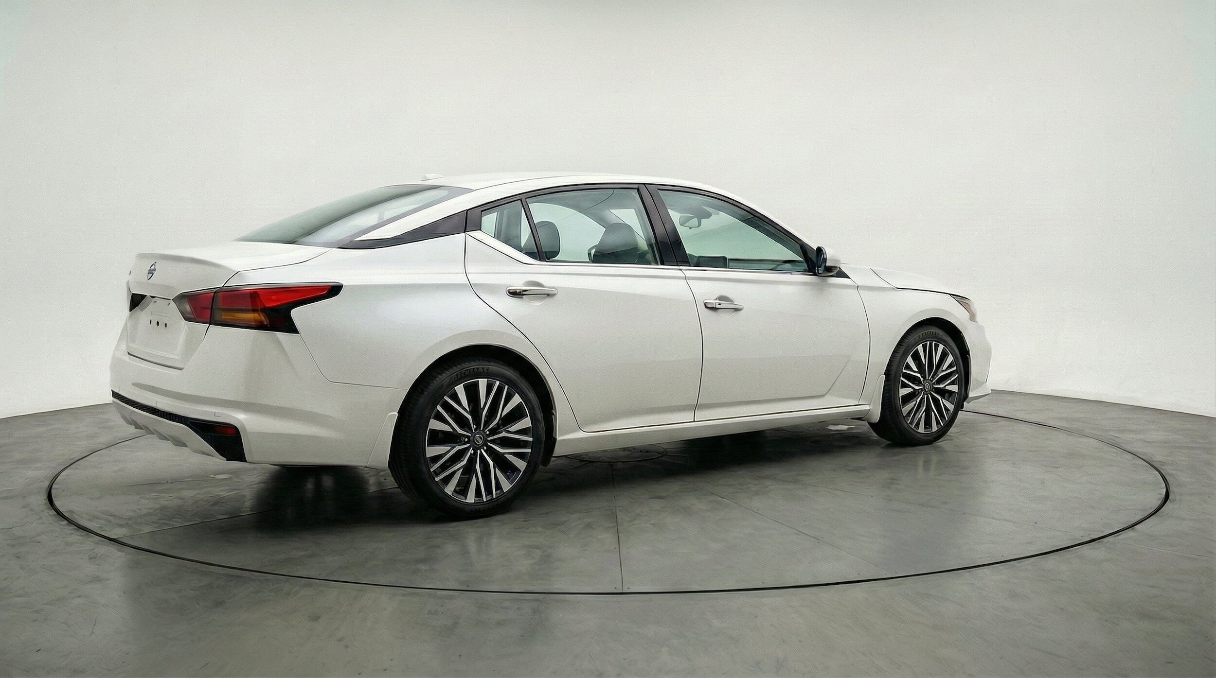 Thumbnail: 2025 Nissan Altima - 9