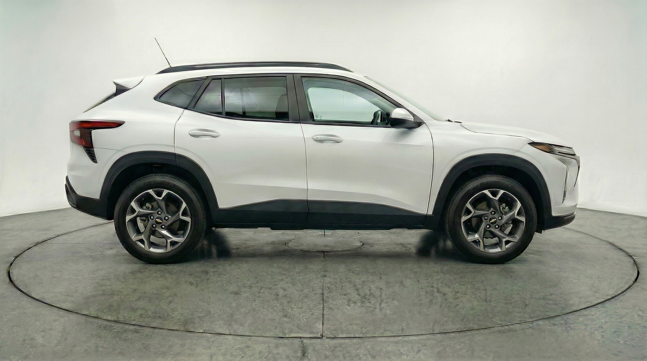 Thumbnail: 2025 Chevrolet Trax - 8