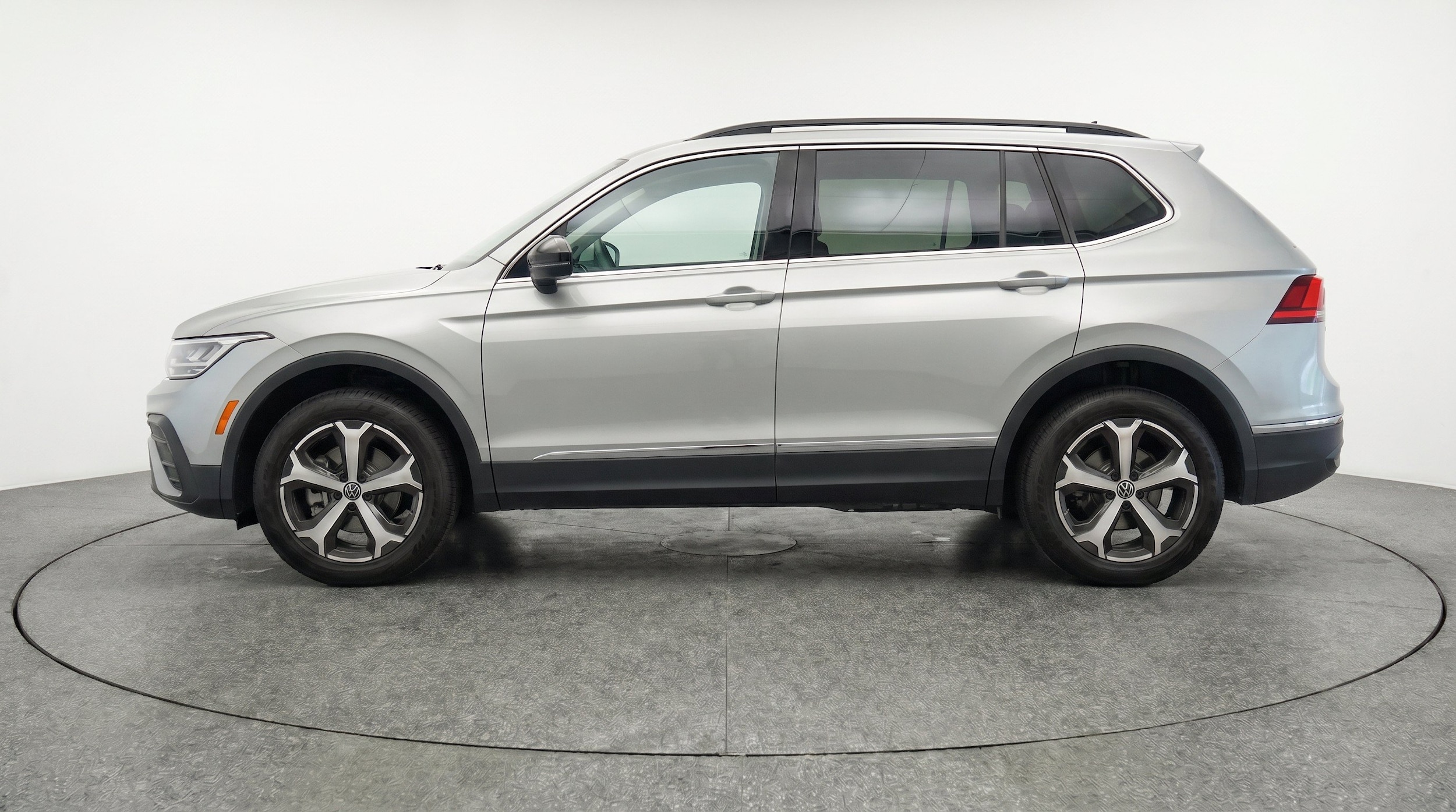Thumbnail: 2026 Volkswagen Tiguan - 5