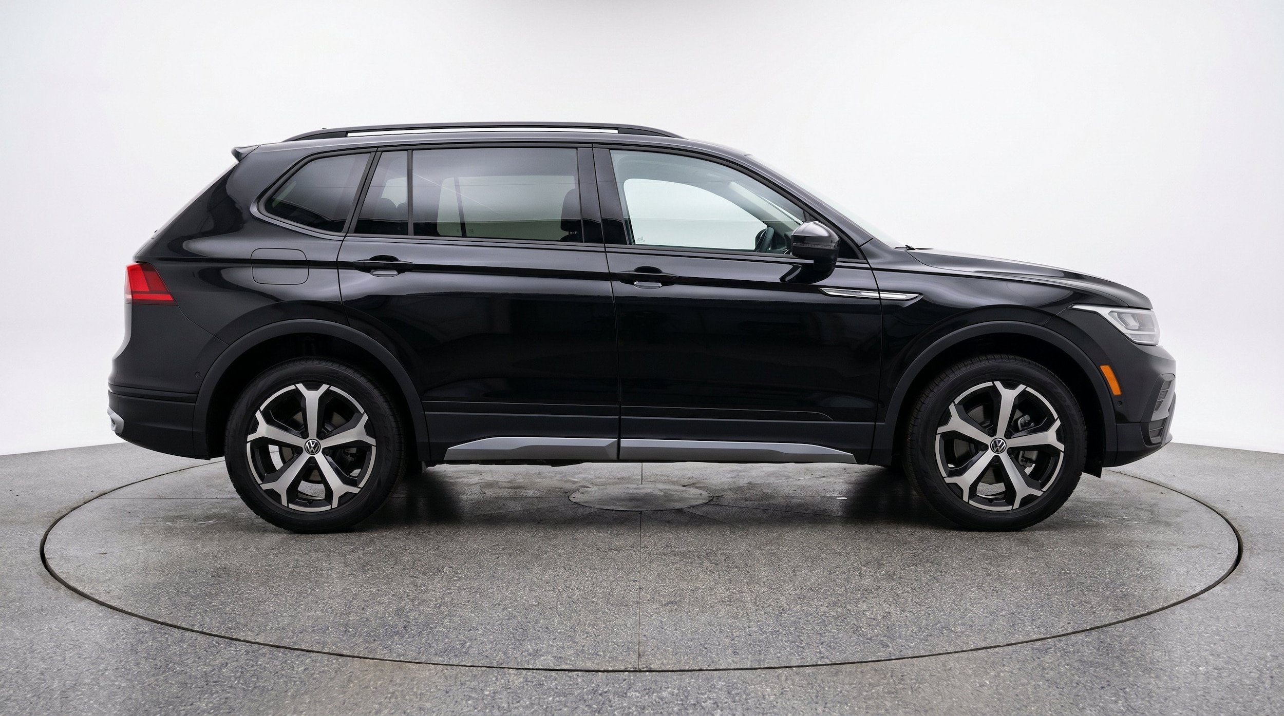 Thumbnail: 2026 Volkswagen Tiguan - 11