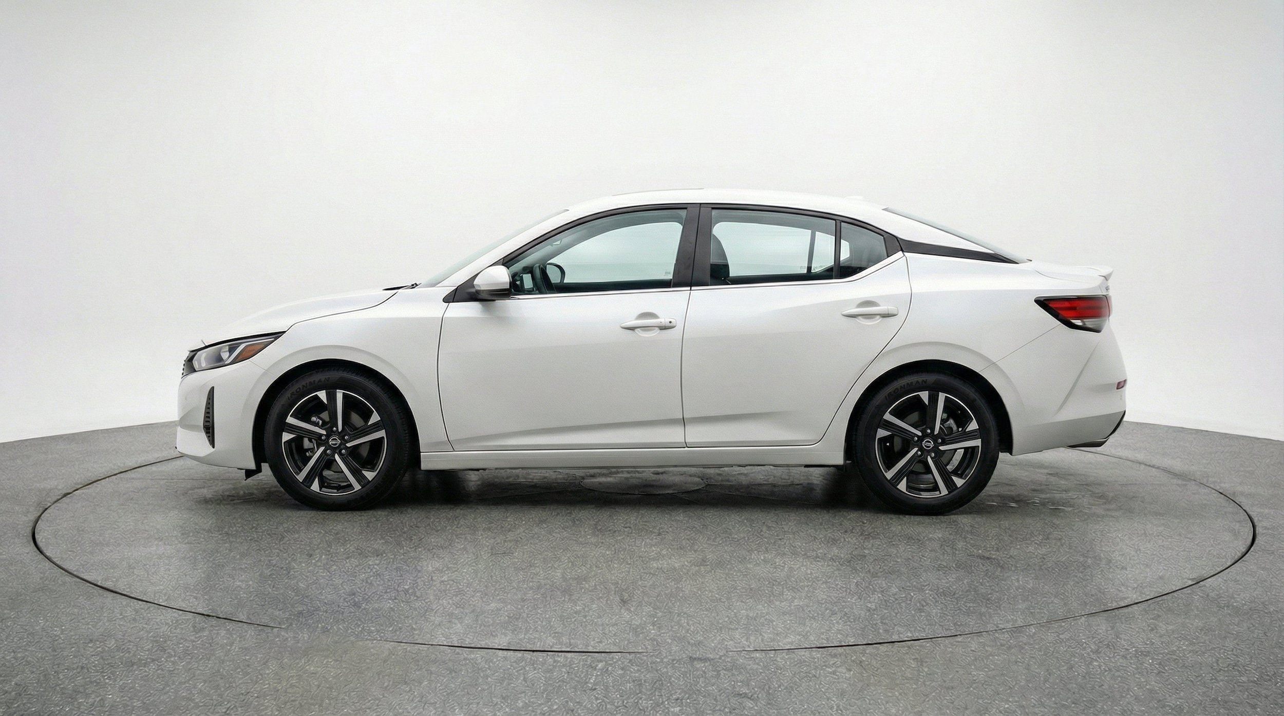 Thumbnail: 2025 Nissan Sentra - 5