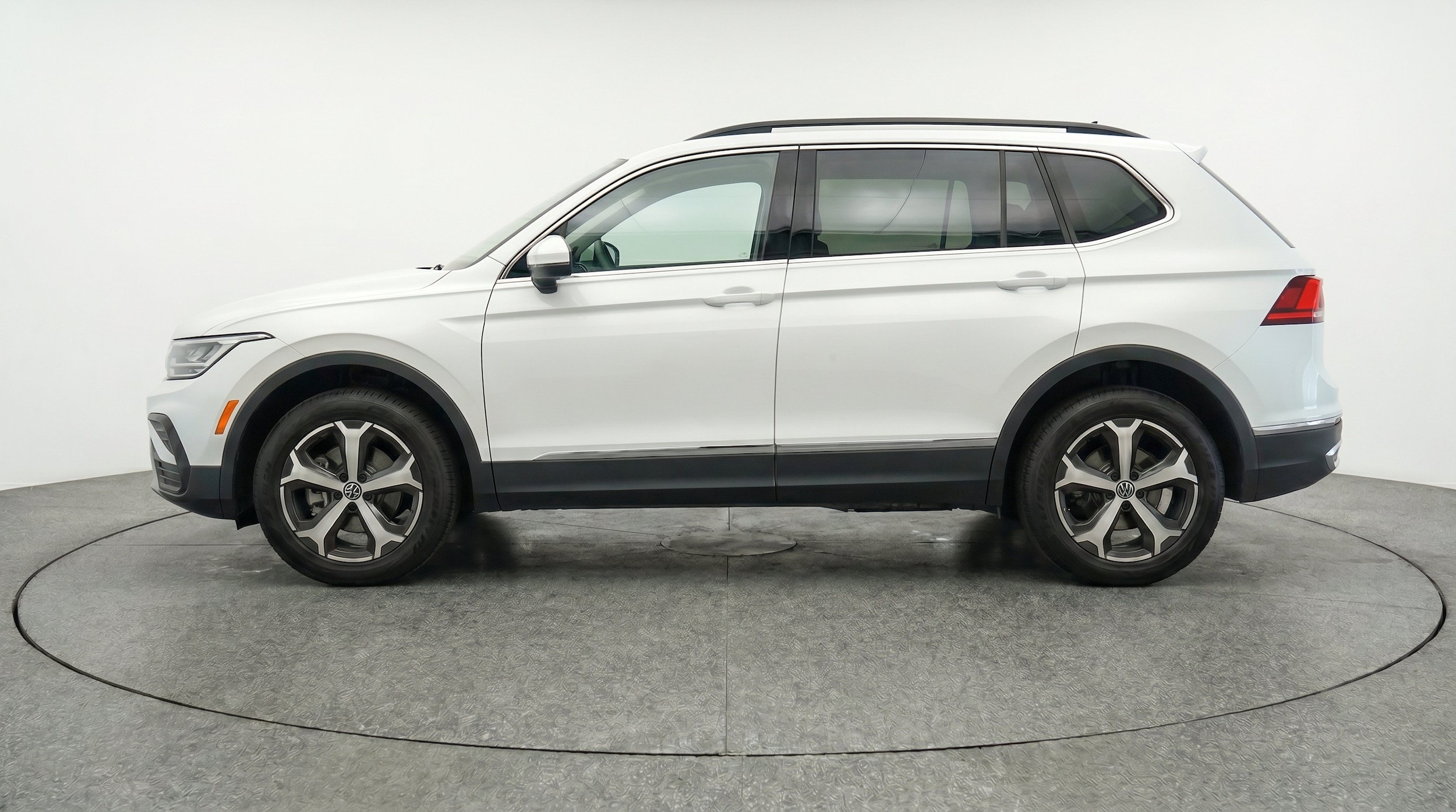 Thumbnail: 2026 Volkswagen Tiguan - 5