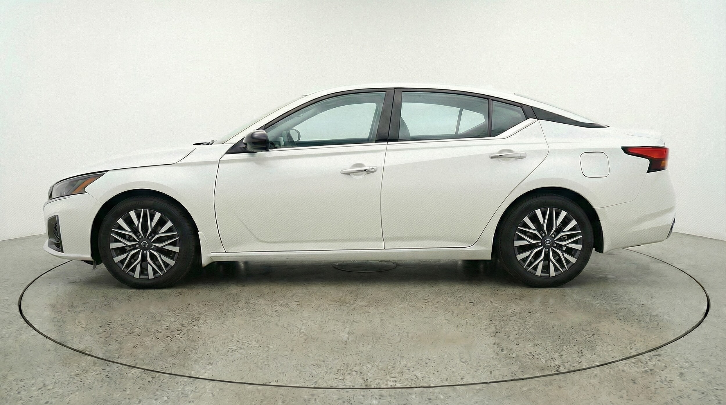 Thumbnail: 2025 Nissan Altima - 4