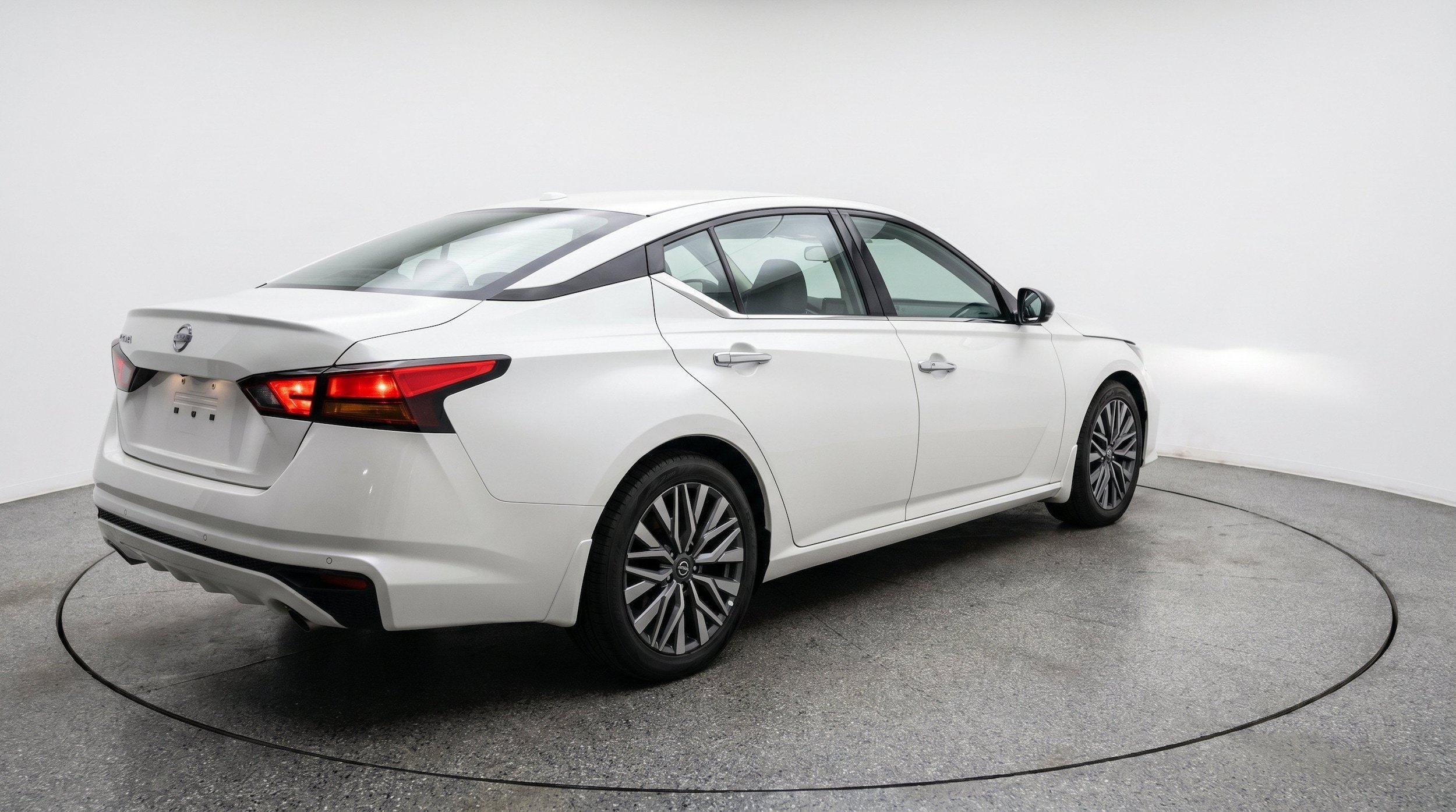 Thumbnail: 2025 Nissan Altima - 9