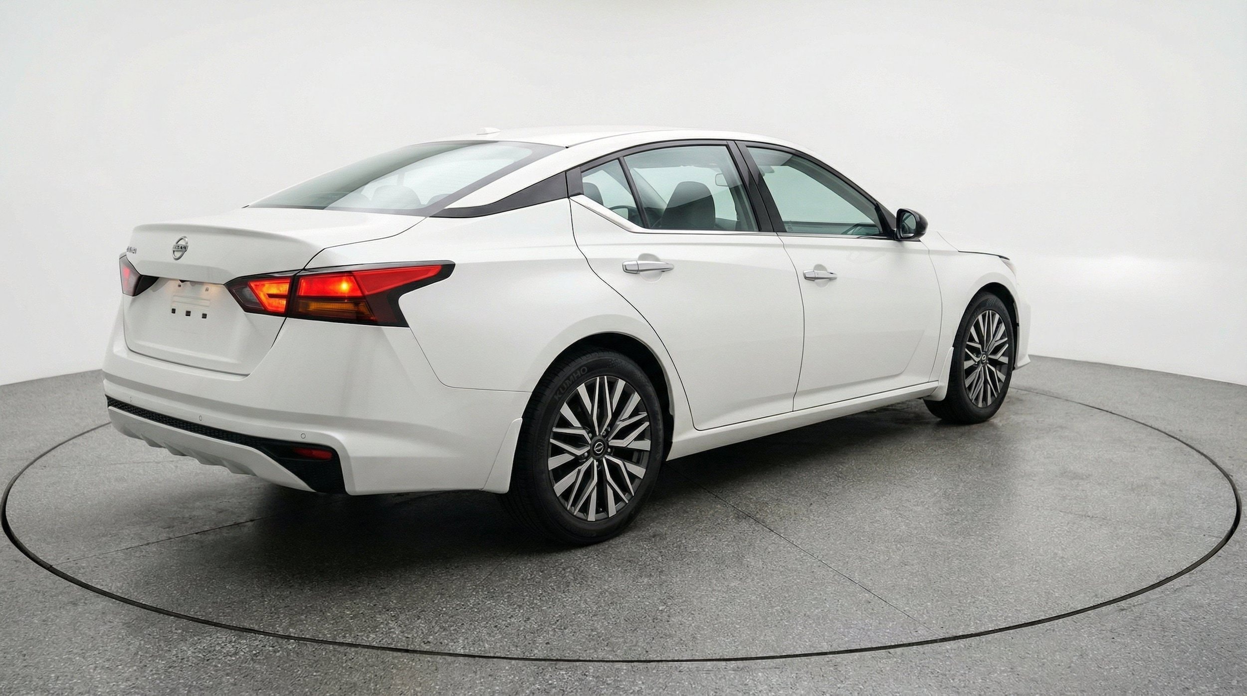 Thumbnail: 2025 Nissan Altima - 9