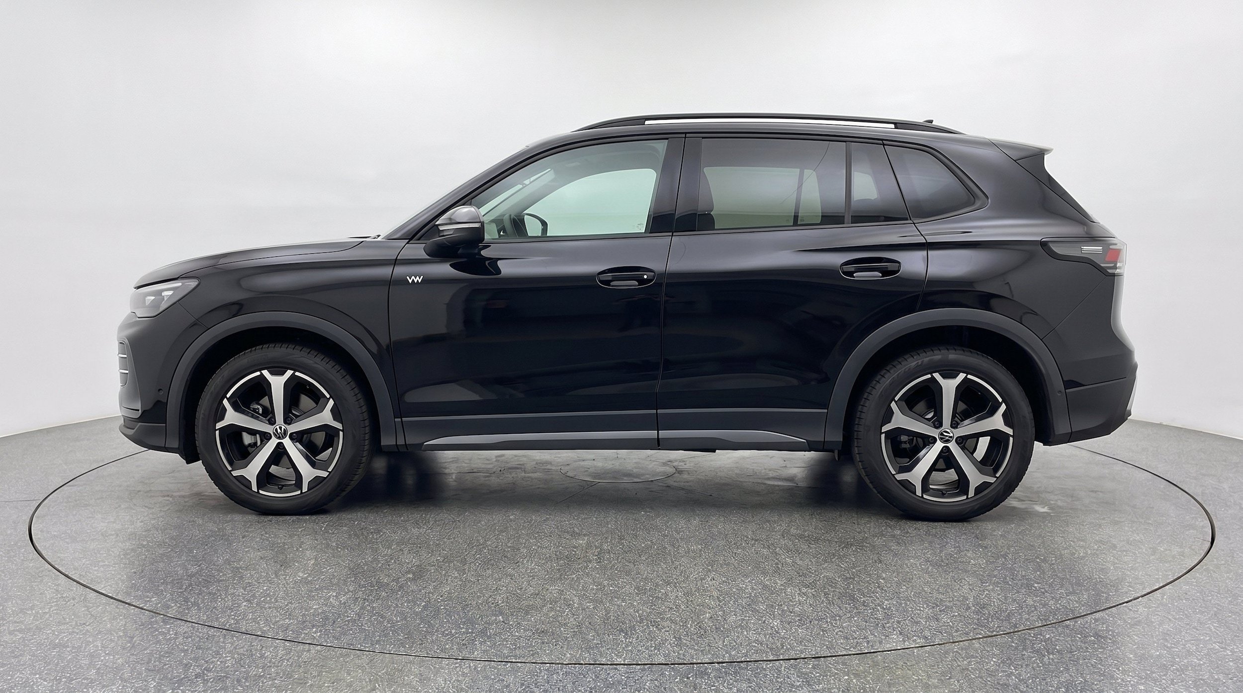 Thumbnail: 2026 Volkswagen Tiguan - 5