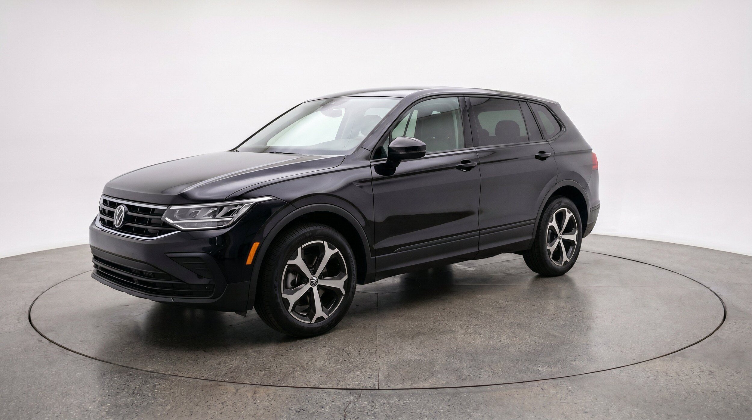 Thumbnail: 2026 Volkswagen Tiguan - 3